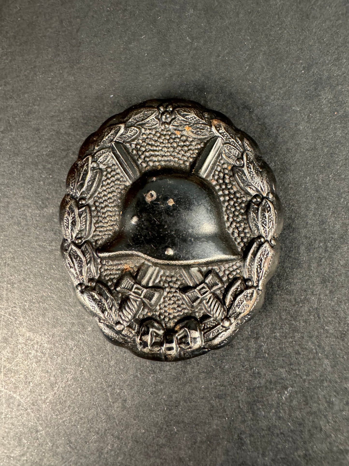 Photo 1 of WW1 Imperial German Army Black Wound Badge Award - collectible militaria item