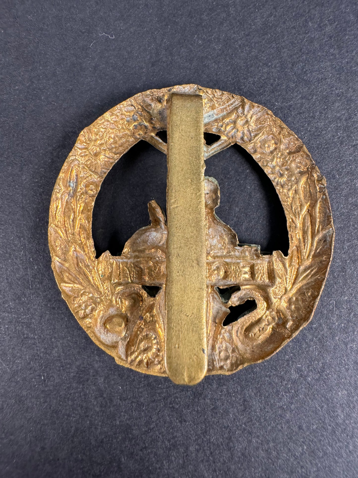 Photo 2 of WW1 British Army South Wales Borderers Infantry Cap Badge - collectible militaria item