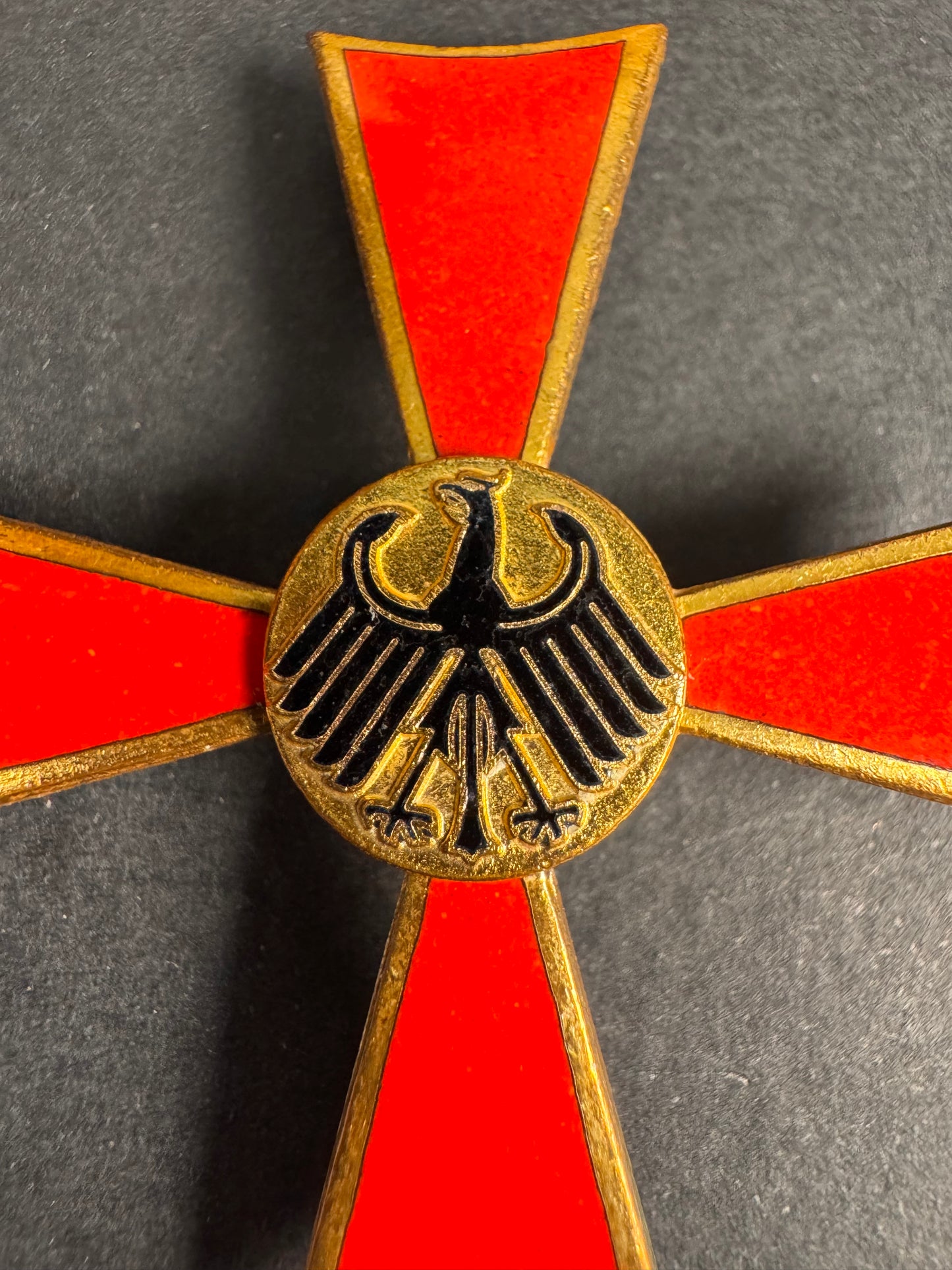 Photo 2 of German Order of Merit Medal Officer's Cross for Women - collectible militaria item