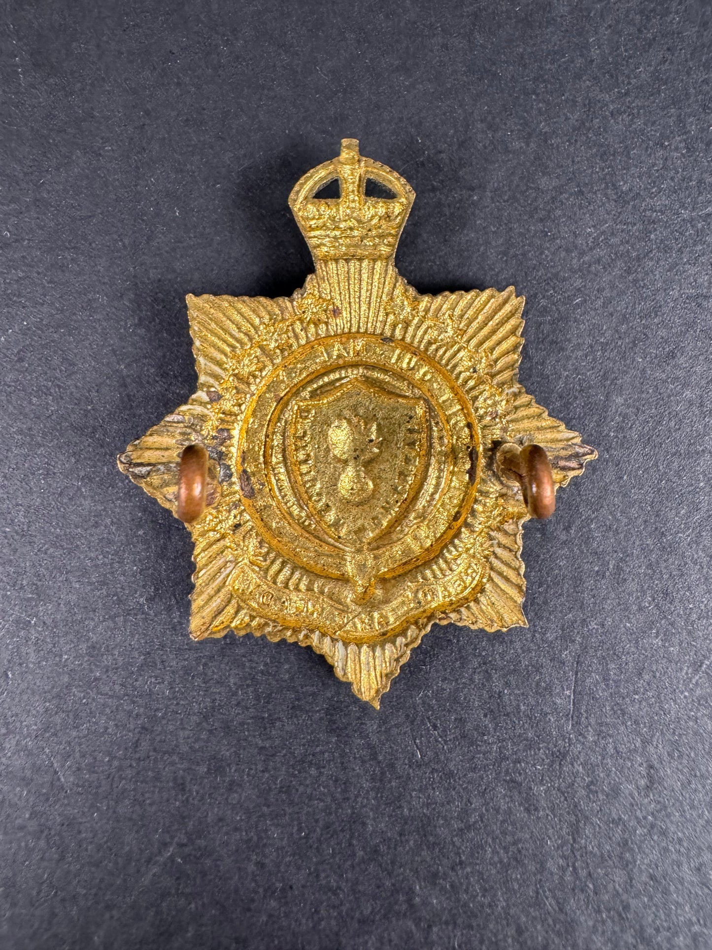 Photo 2 of WW2 Canadian Royal Regiment Toronto Grenadiers Cap Badge - collectible militaria item
