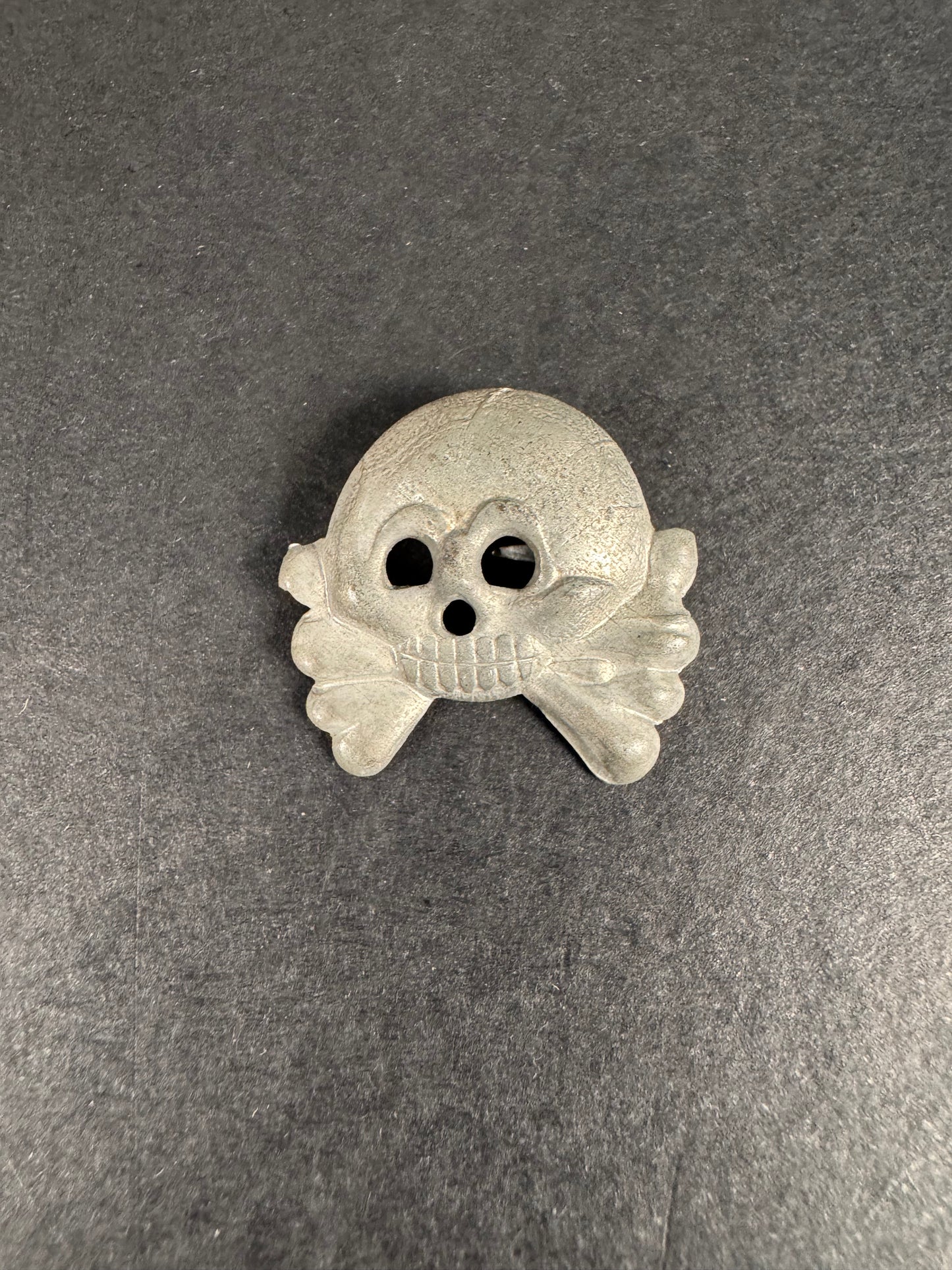 Photo 1 of Wehrmacht Panzer Crew Uniform Collar Badge Skull - collectible militaria item