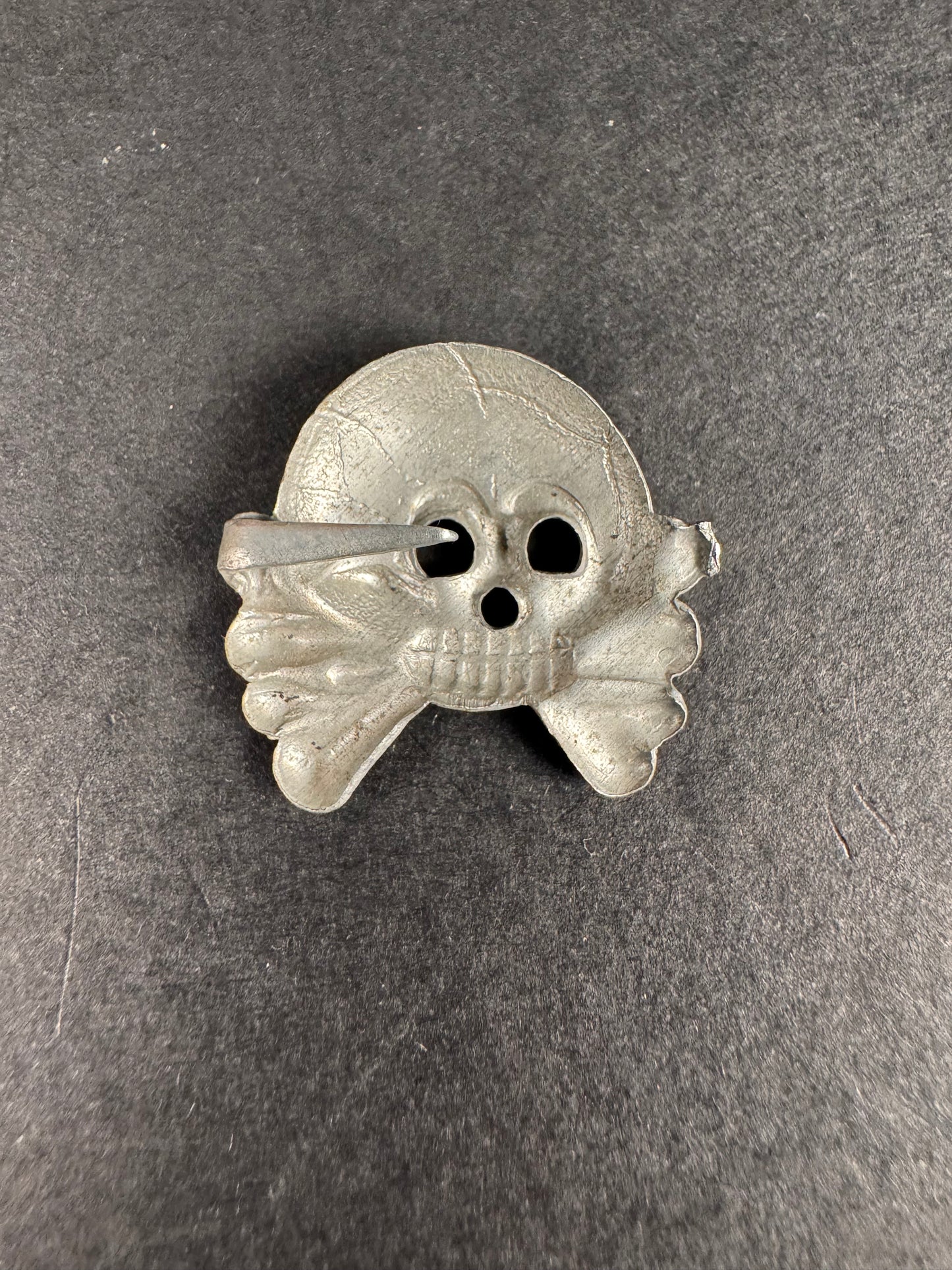 Photo 2 of Wehrmacht Panzer Crew Uniform Collar Badge Skull - collectible militaria item