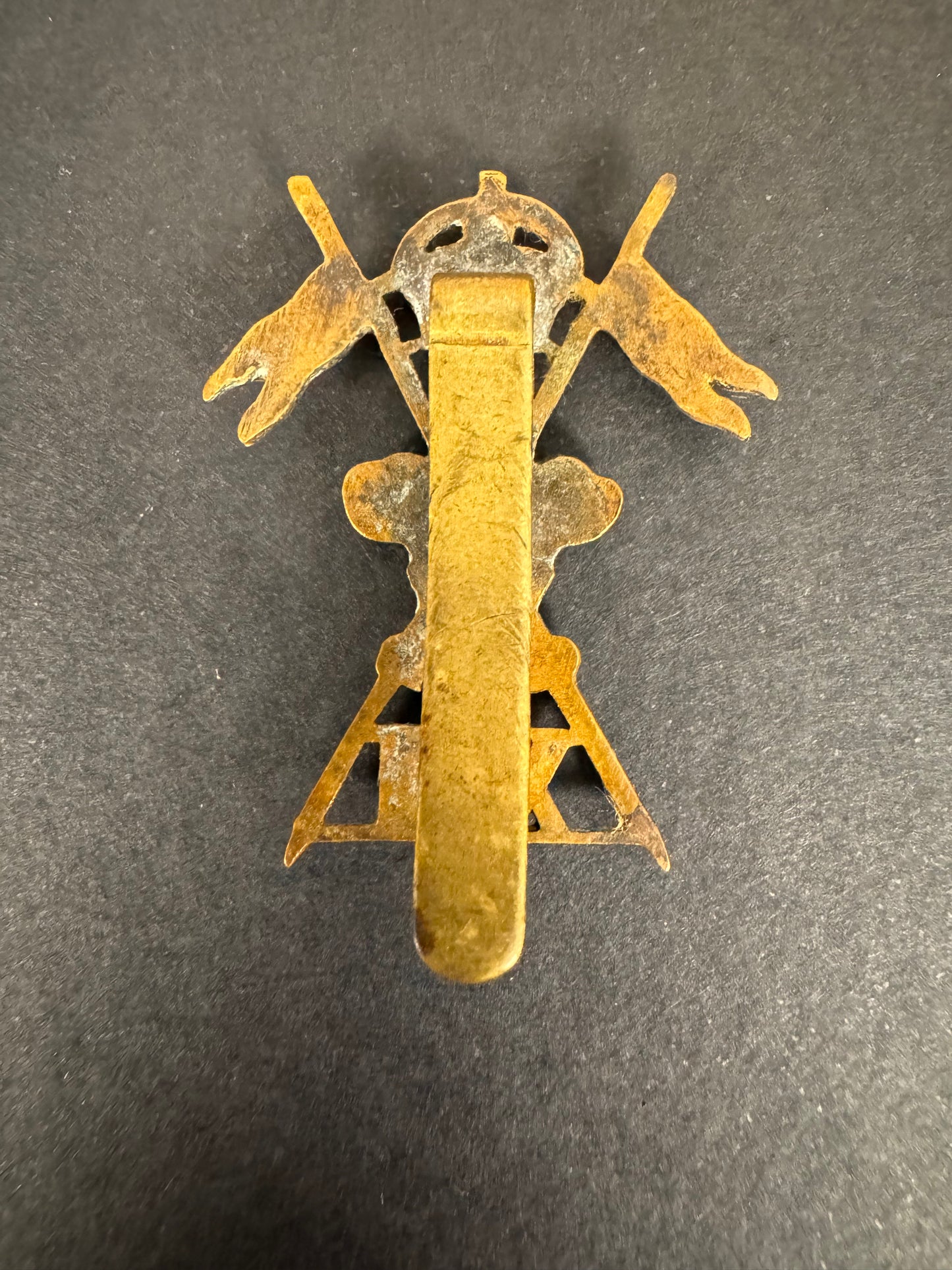 Photo 2 of WW1 British Army 12th Lancers Cavalry Cap Badge XII L - collectible militaria item