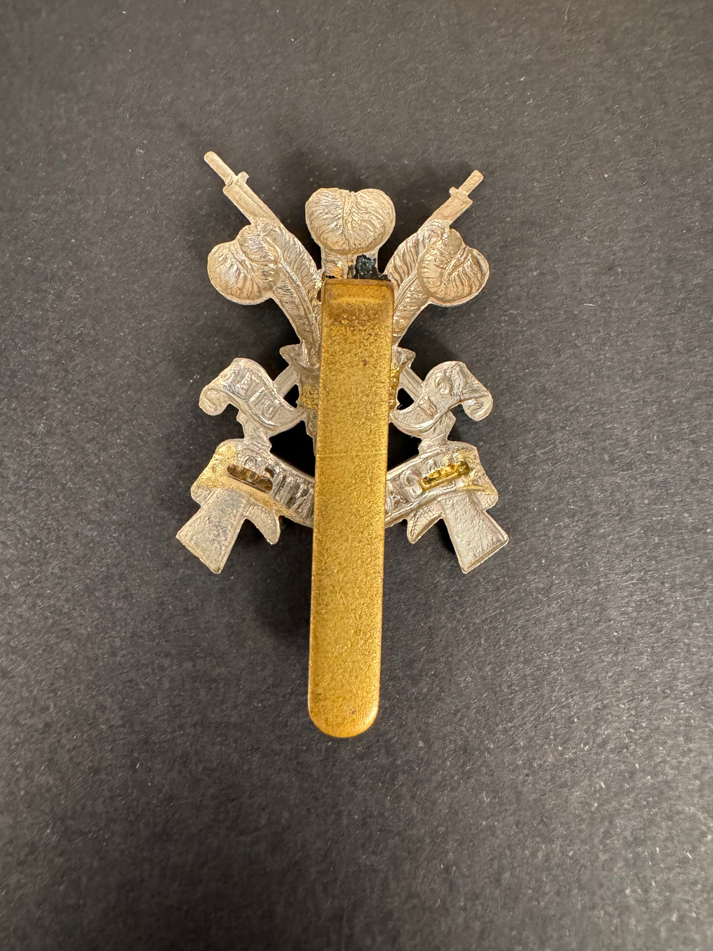 Photo 2 of WW2 British Army 3rd Carabiniers Cavalry Cap Badge - collectible militaria item