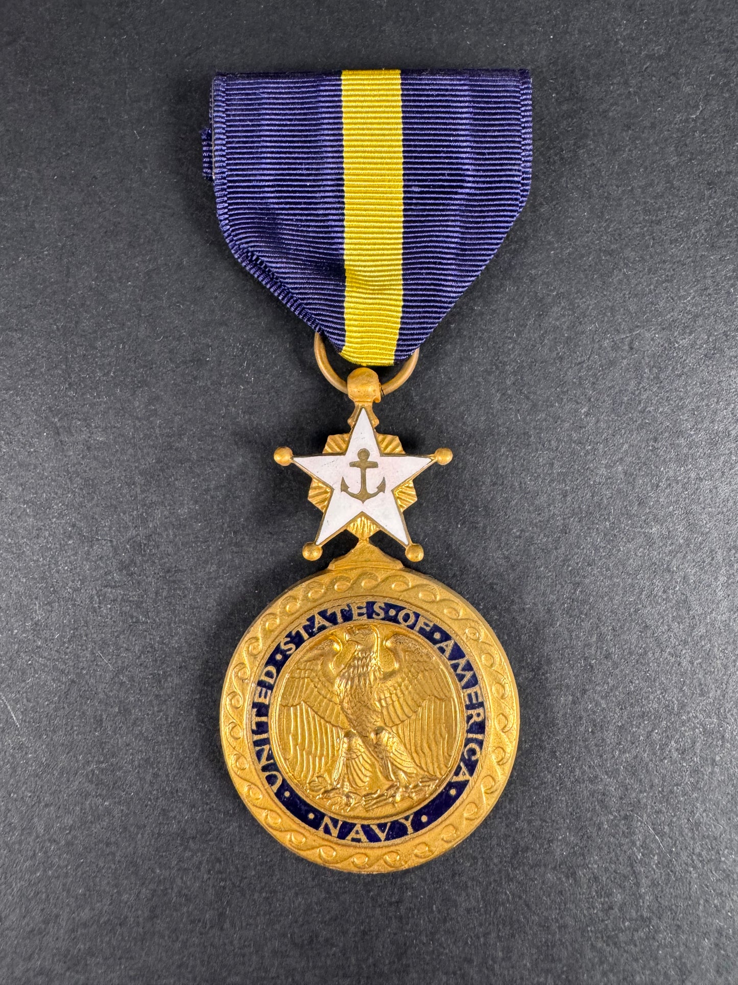 Photo 1 of United States Navy Distinguished Service Medal USN DSM - collectible militaria item