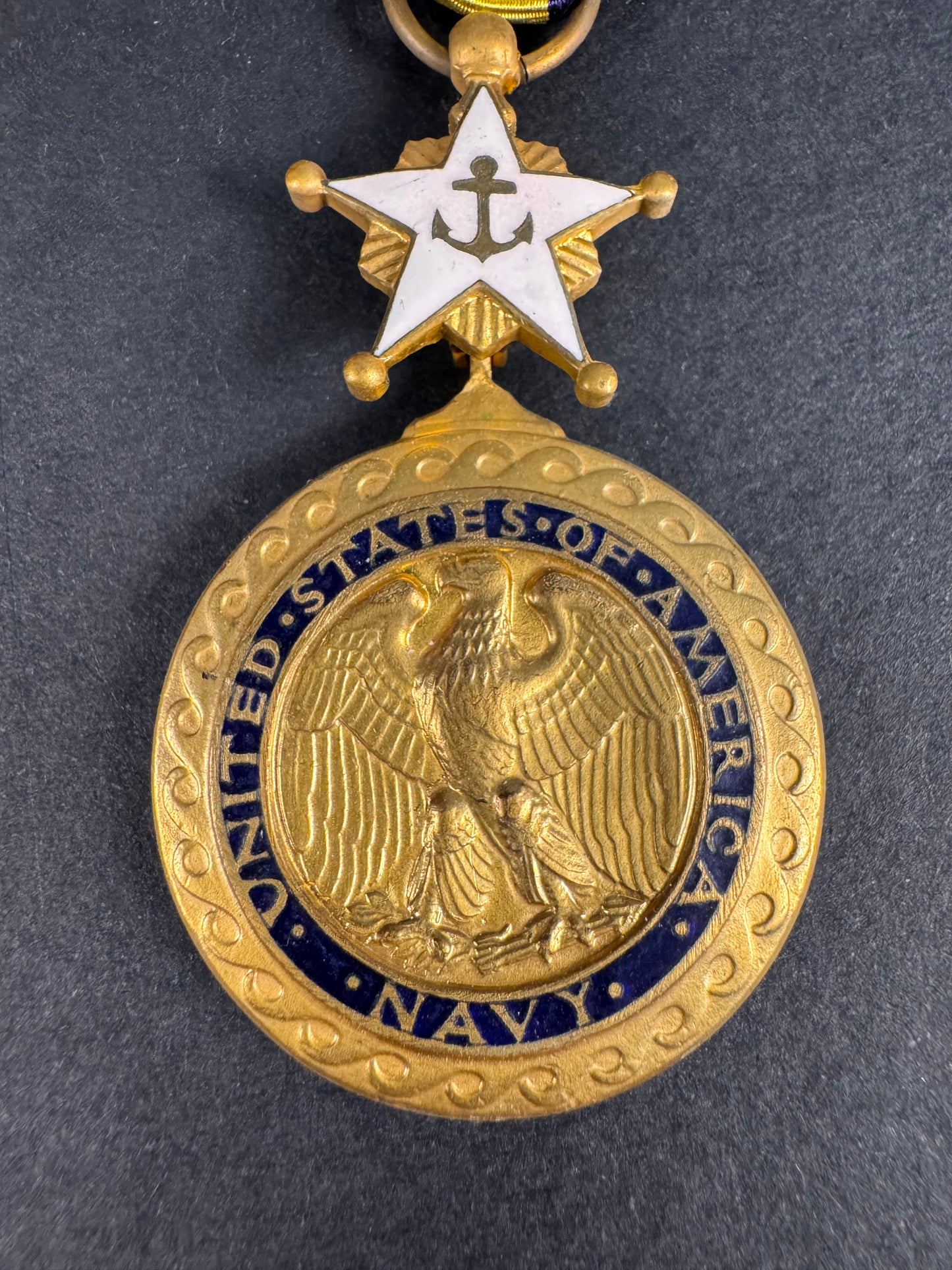 Photo 2 of United States Navy Distinguished Service Medal USN DSM - collectible militaria item