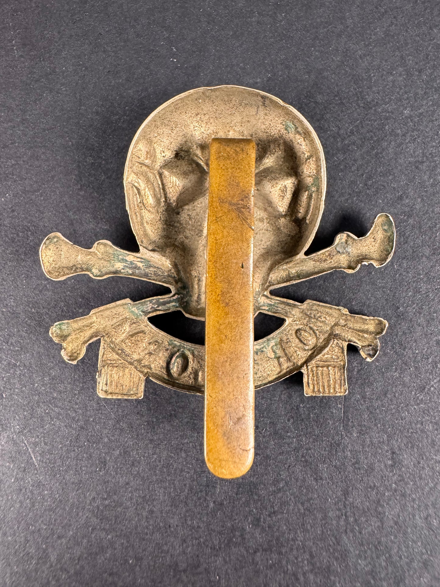 Photo 2 of WW1 British Army 17th Lancers Cap Badge - collectible militaria item