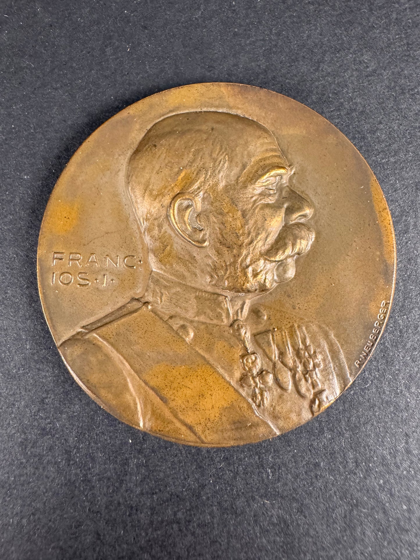 Photo 4 of WW1 Austrian 1914 Emperor Franz Joseph I Medallion - collectible militaria item