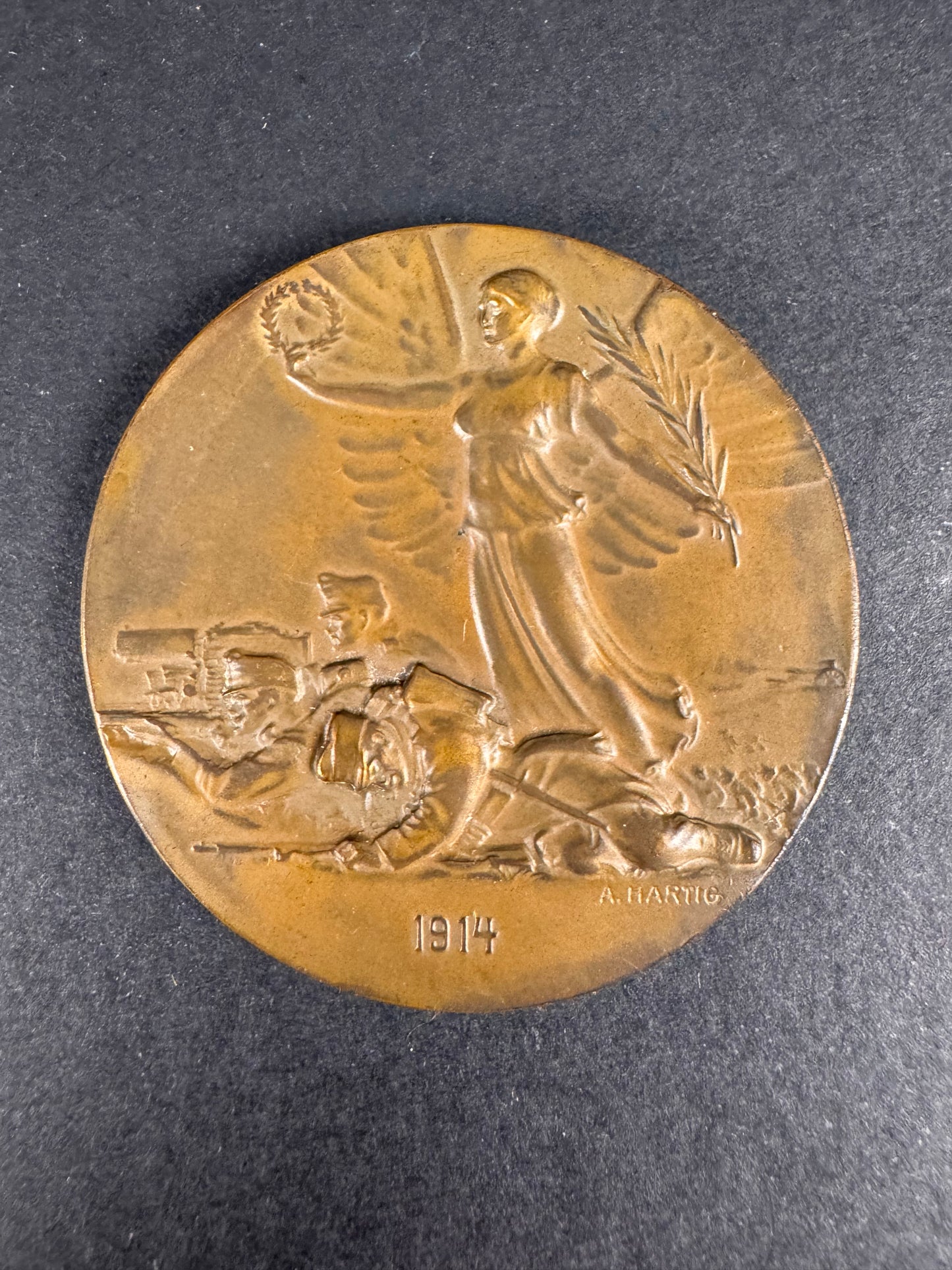Photo 5 of WW1 Austrian 1914 Emperor Franz Joseph I Medallion - collectible militaria item