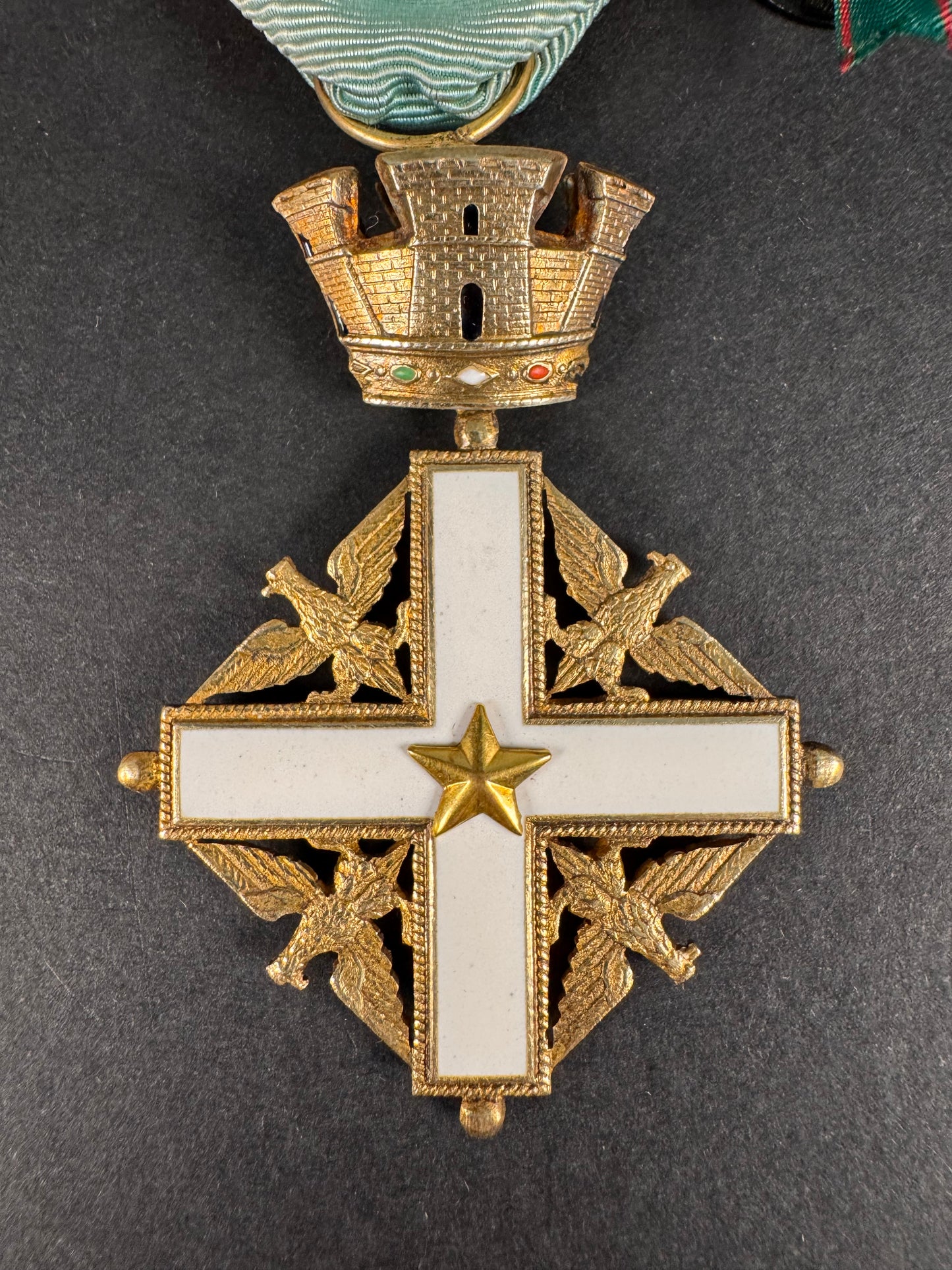 Photo 2 of Order of Merit of the Republic of Italy Knight's Cross in Gold Medal Award OMRI - collectible militaria item