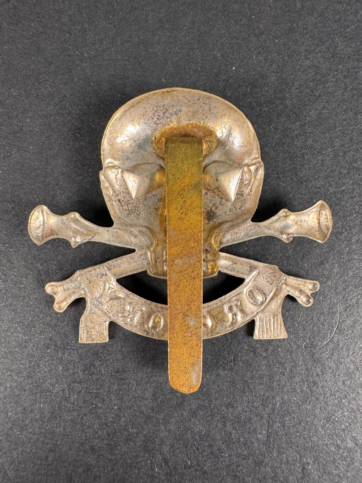 Photo 2 of WW2 British Army 17th / 21st Lancers Cavalry Cap Badge (Death’s Head) - collectible militaria item