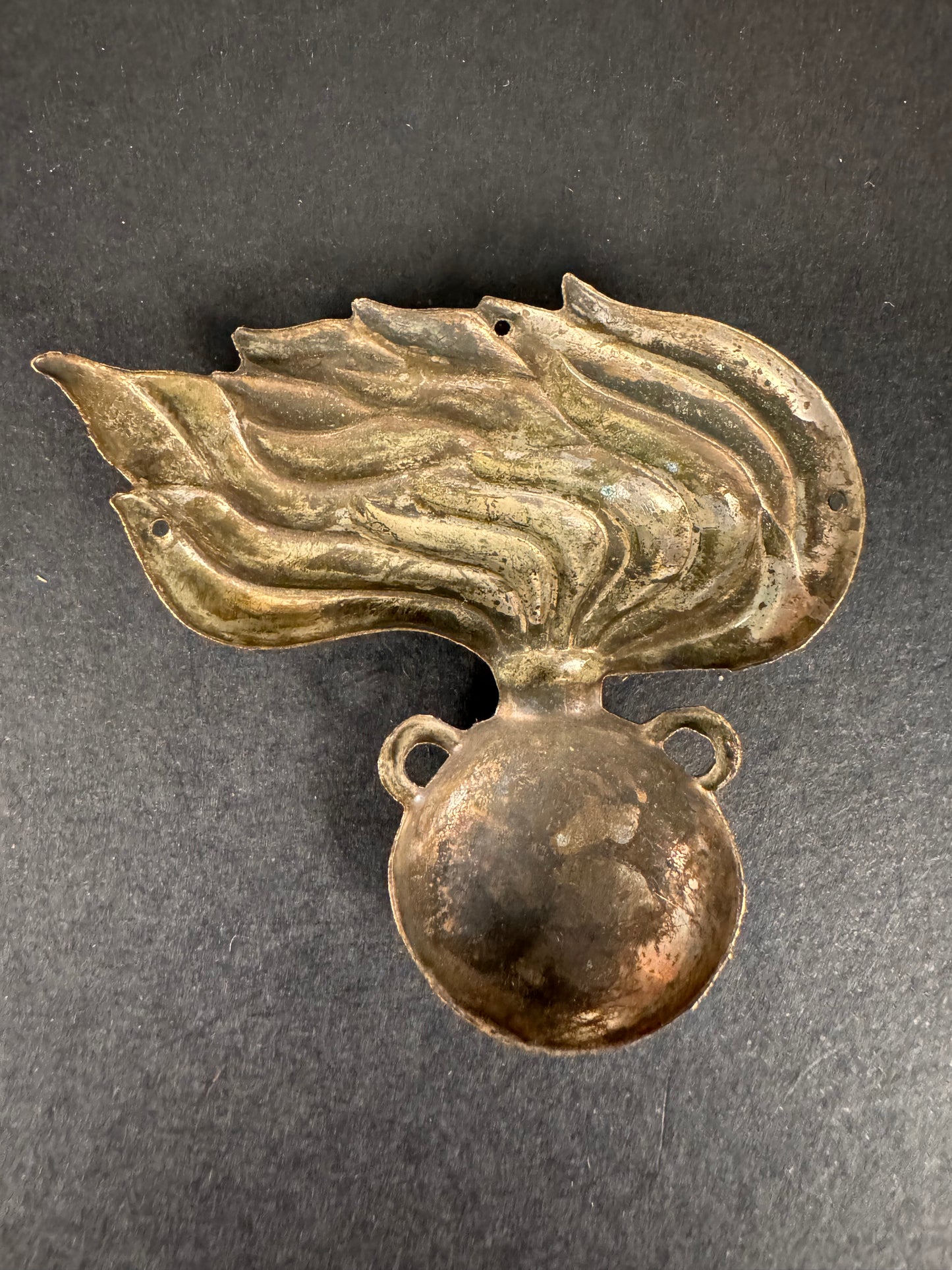 Photo 2 of After WW2 Italian Carabinieri Cap Badge - collectible militaria item