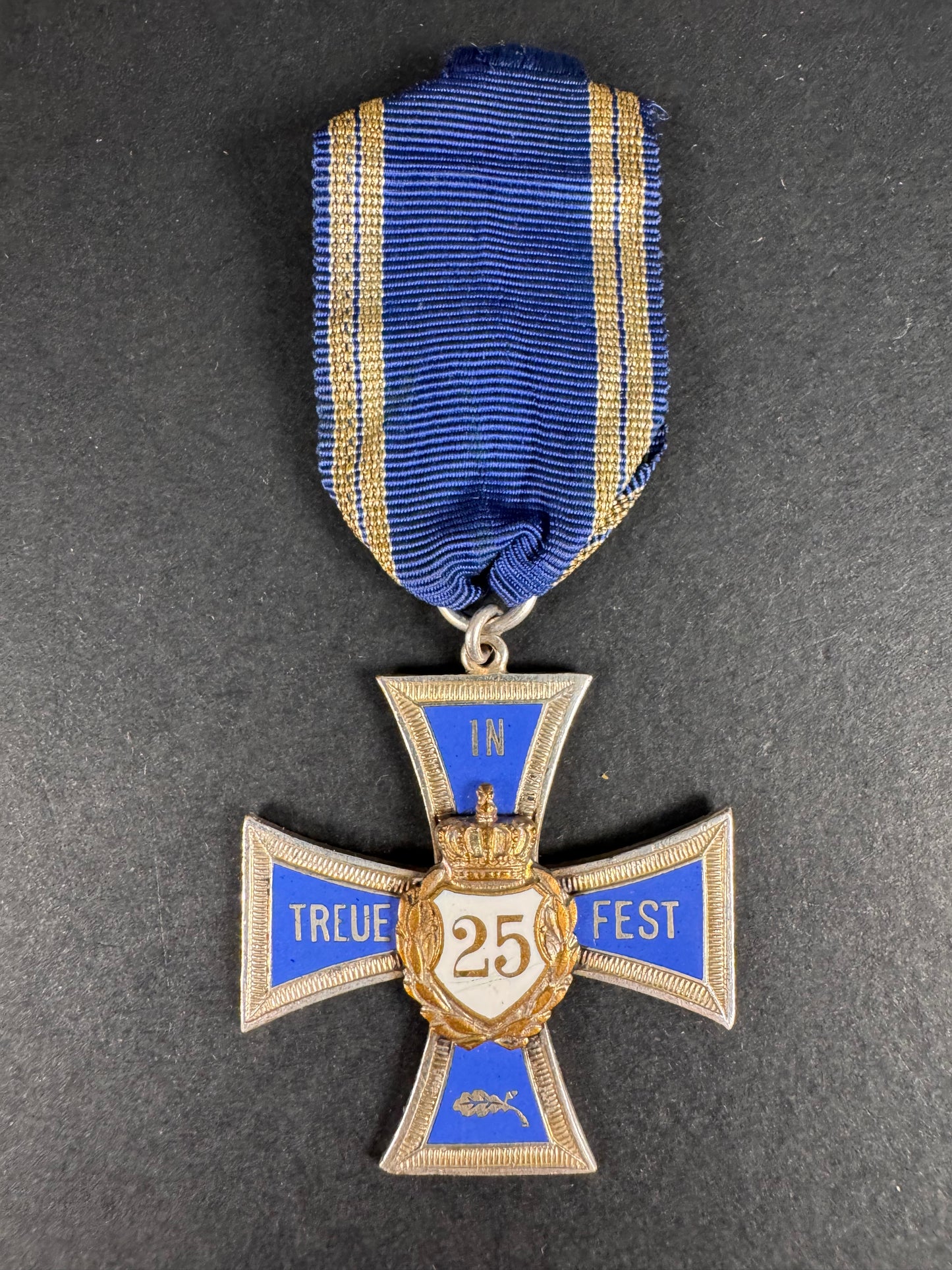 Photo 1 of WW1 Imperial German Bayern 25 Year Long Service Medal - Deschler - collectible militaria item