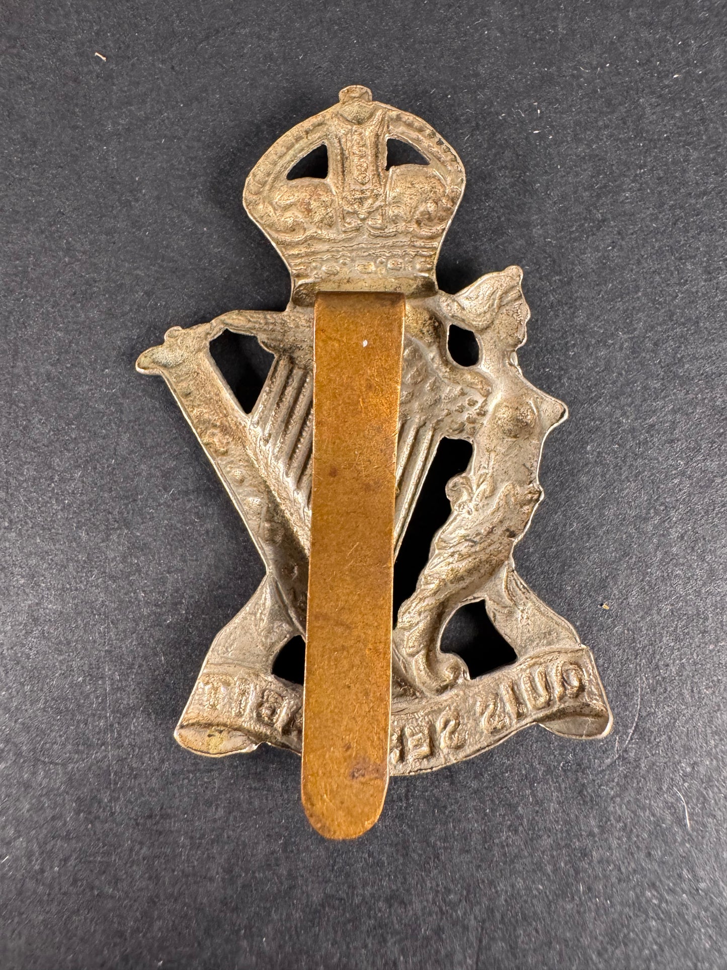 Photo 2 of WW1 British Army Ulster Rifles Irish Regiment Cap Badge - collectible militaria item