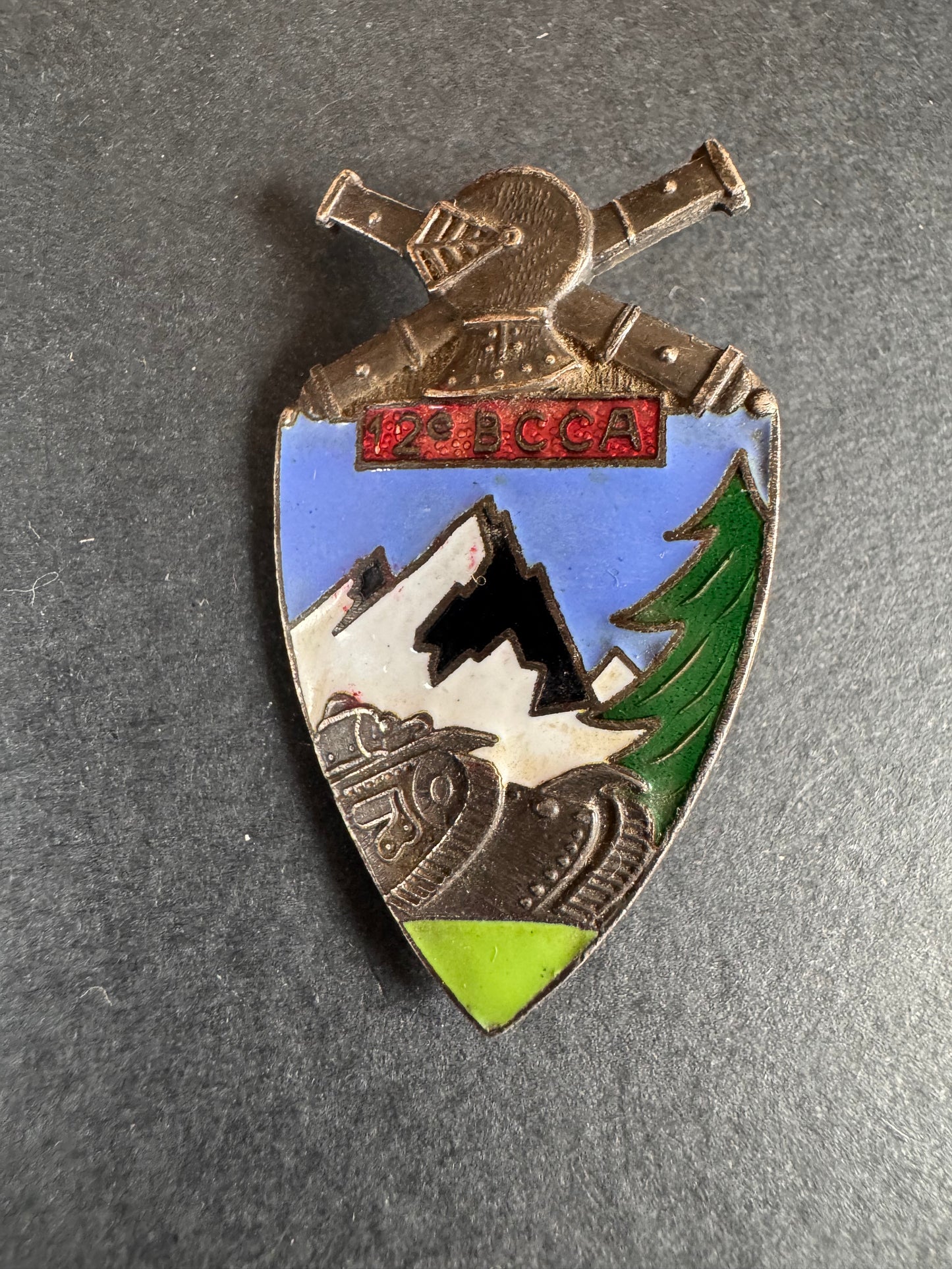 Photo 1 of French Army 12th Alpine Tank Battalion BCCA Pocket Badge - collectible militaria item