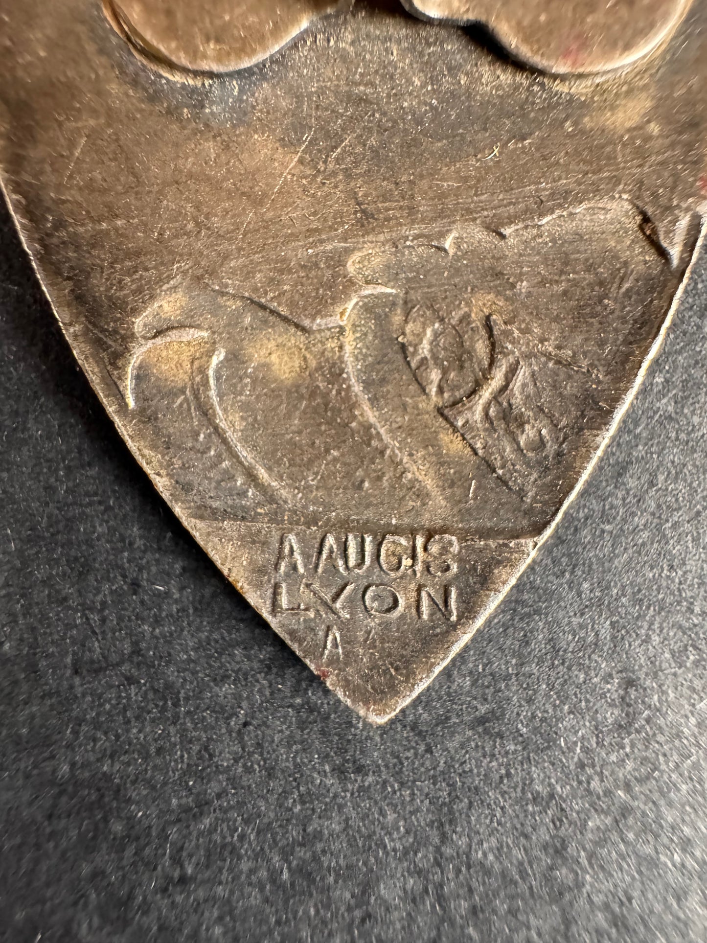 Photo 3 of French Army 12th Alpine Tank Battalion BCCA Pocket Badge - collectible militaria item
