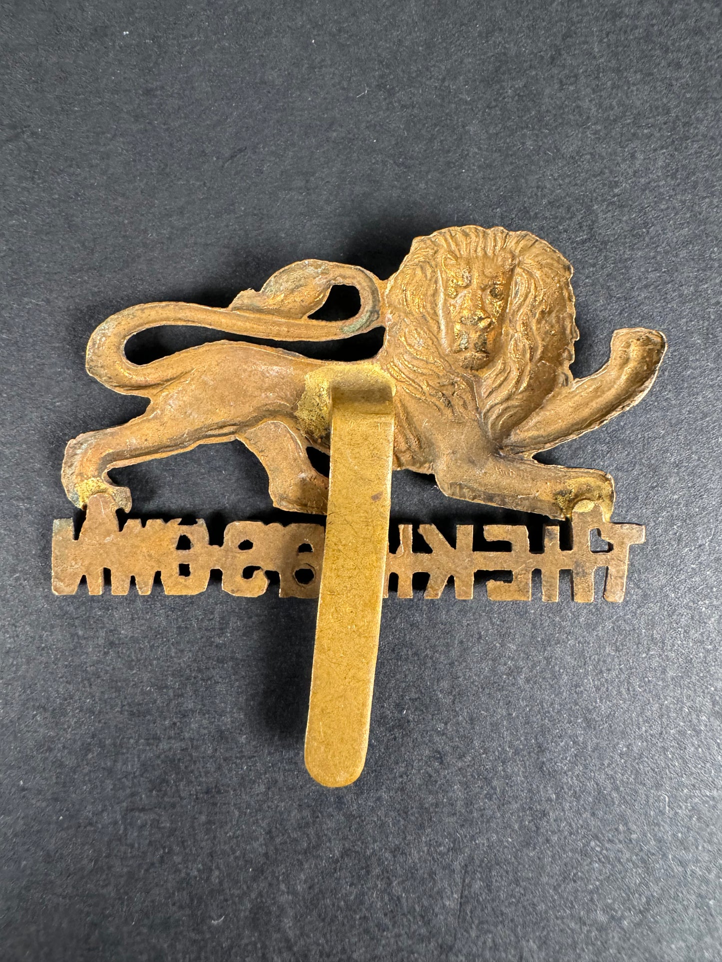 Photo 2 of WW1 British Army King's Own Lancaster Regiment Cap Badge - collectible militaria item