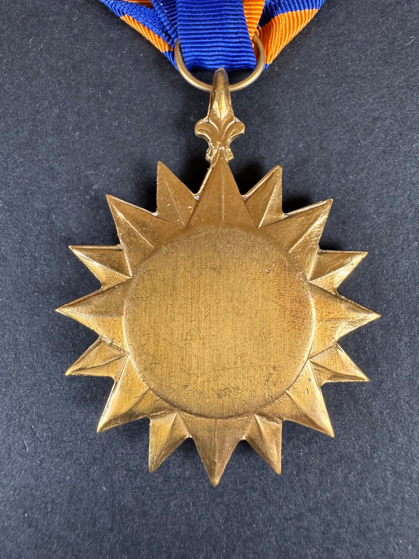 Photo 3 of Vietnam War United States Air Medal - collectible militaria item