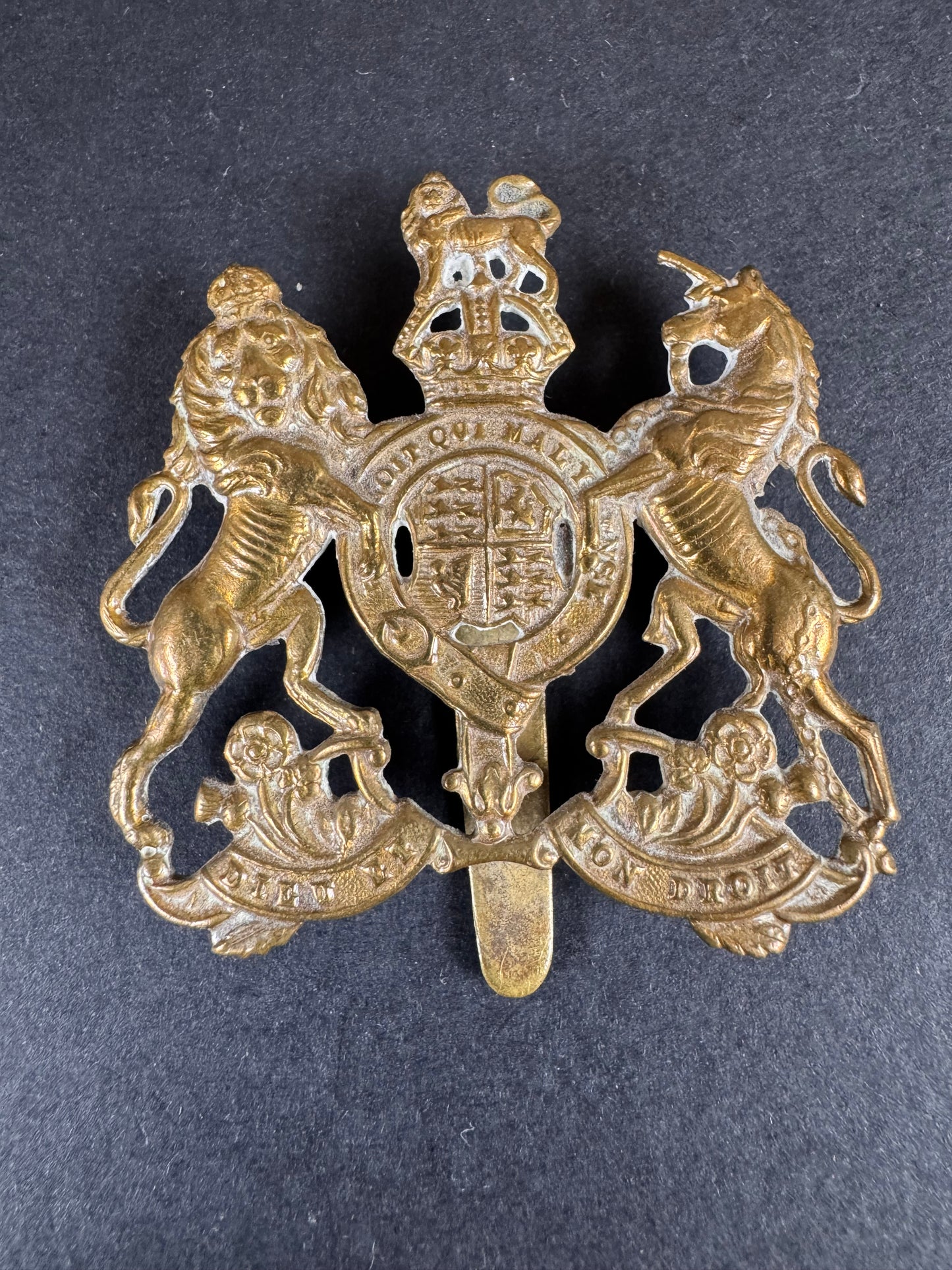 Photo 1 of WW1 British Army General Service Corps Cap Badge - collectible militaria item