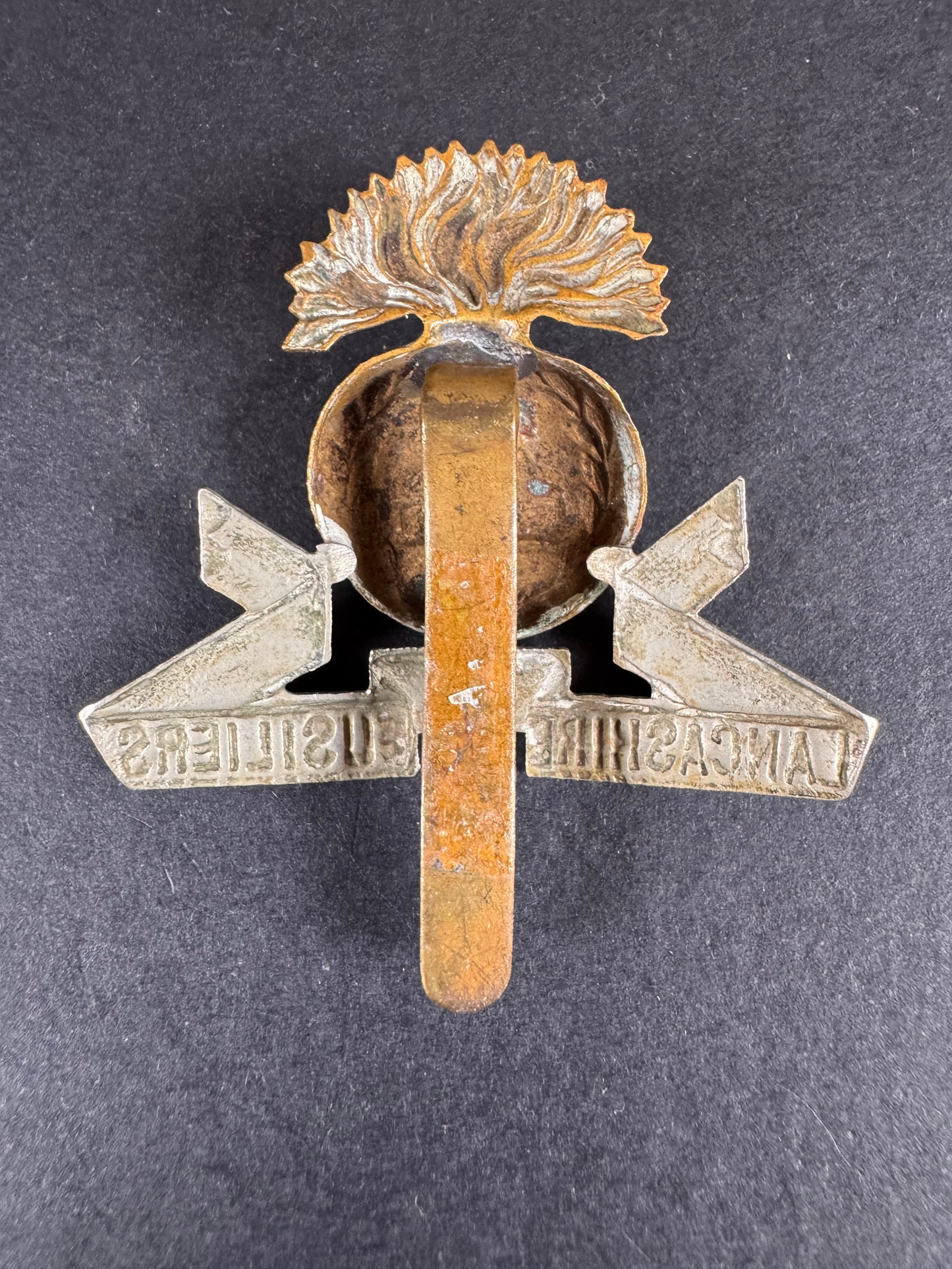 Photo 2 of WW1 British Army The Lancashire Fusiliers Cap Badge - collectible militaria item