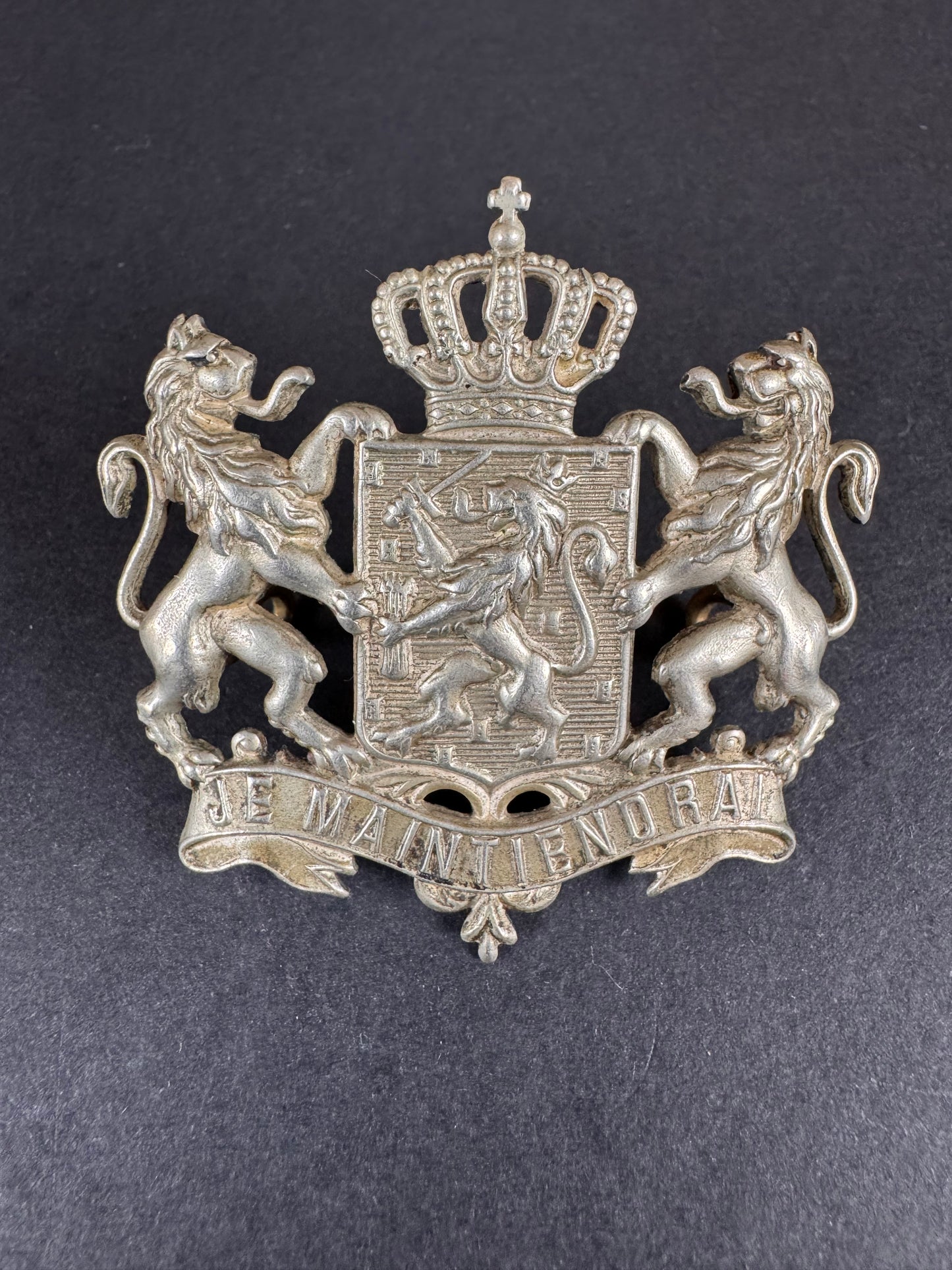 Photo 1 of Pre WW2 Netherlands Military Cap Badge Je Maintiendrai - collectible militaria item