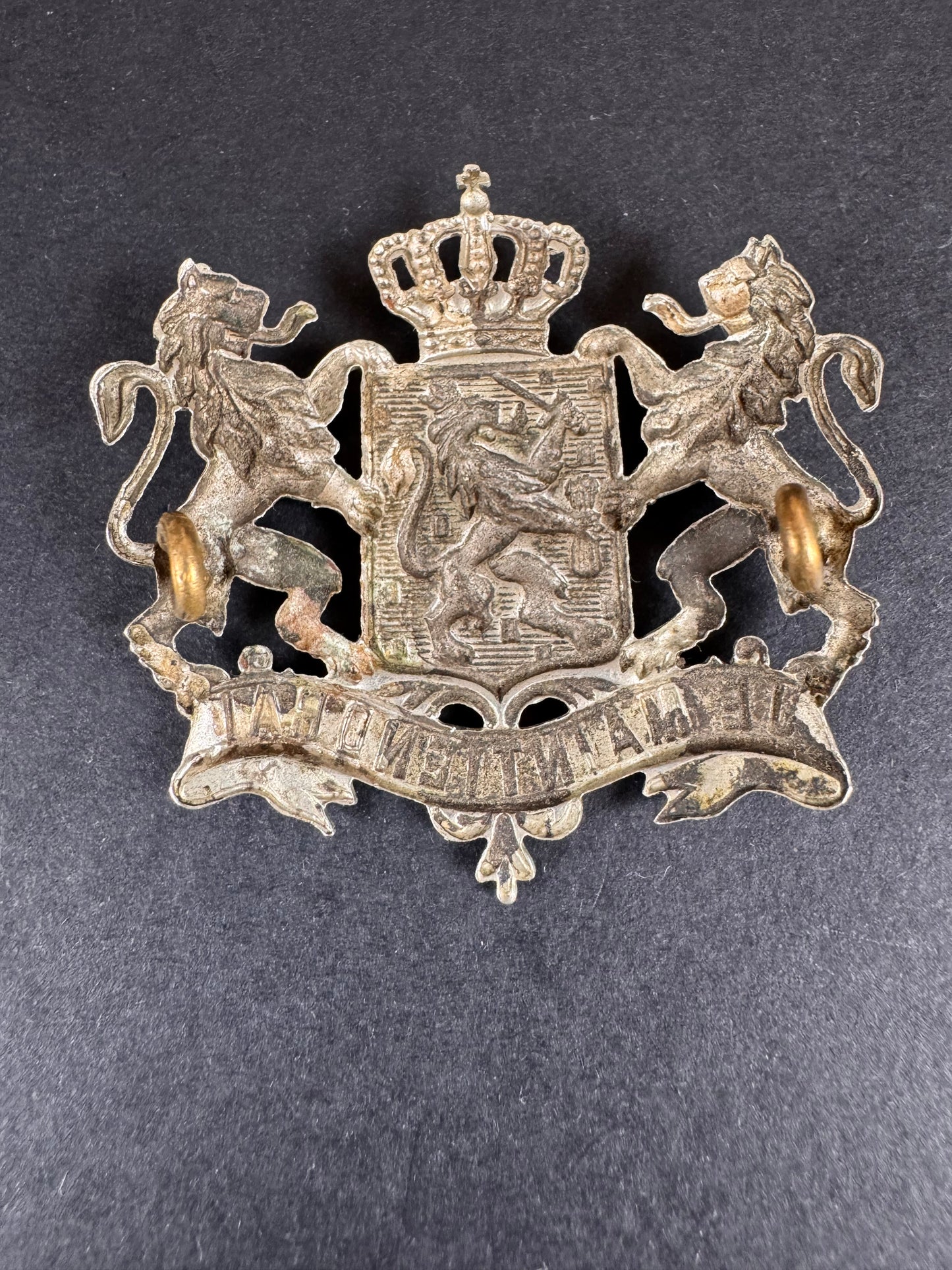 Photo 2 of Pre WW2 Netherlands Military Cap Badge Je Maintiendrai - collectible militaria item