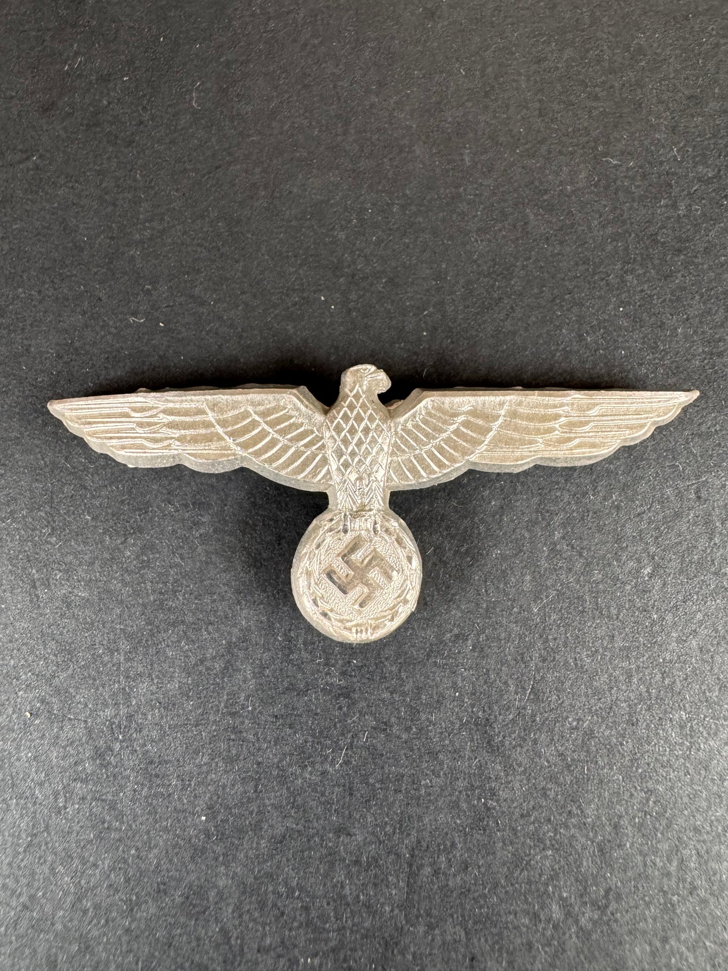 Photo 2 of WW2 German Army 1935 Visor Cap Eagle - collectible militaria item