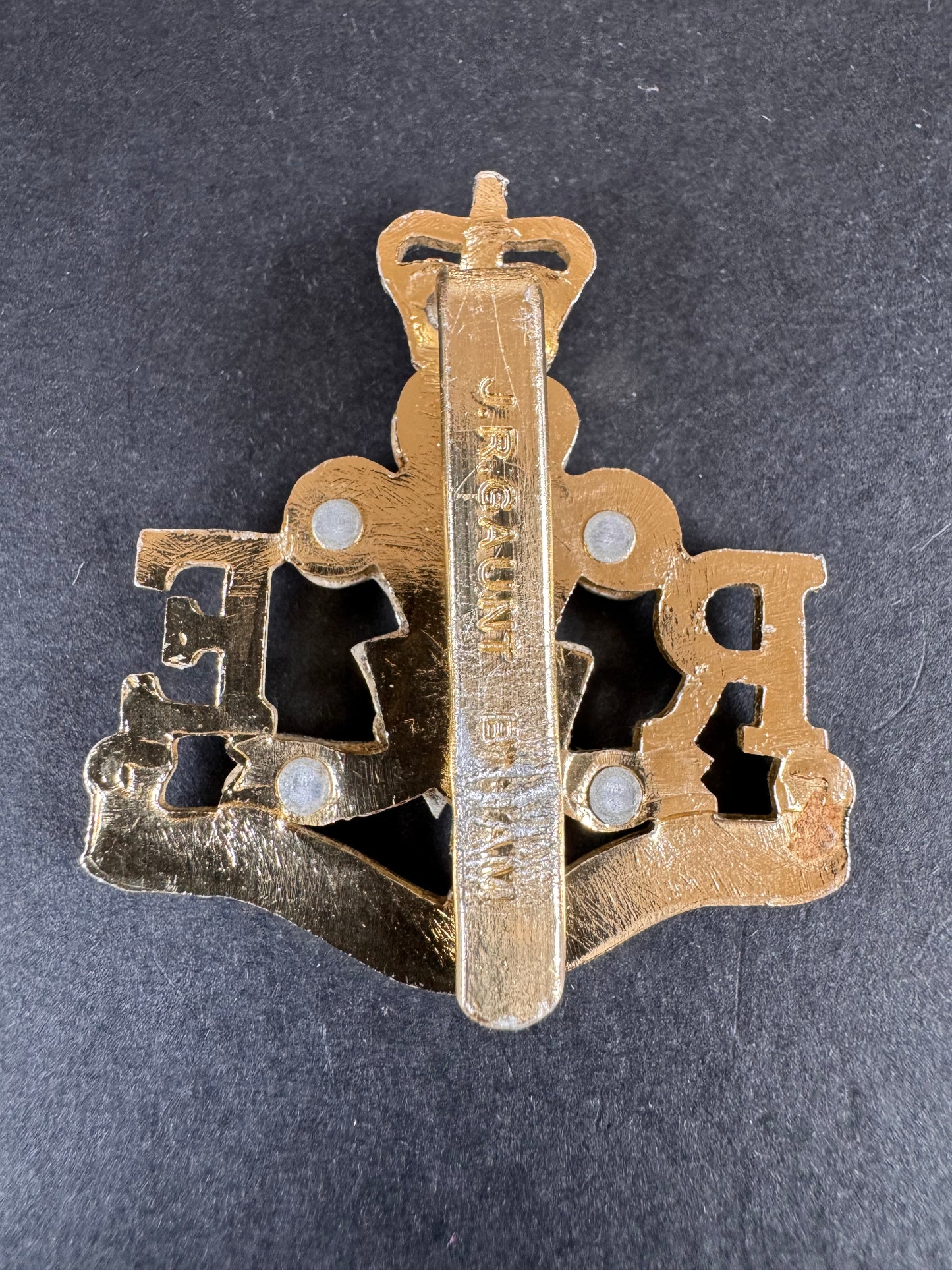 Photo 2 of After WW2 British Army Royal Monmouthshire Militia Cap Badge - collectible militaria item