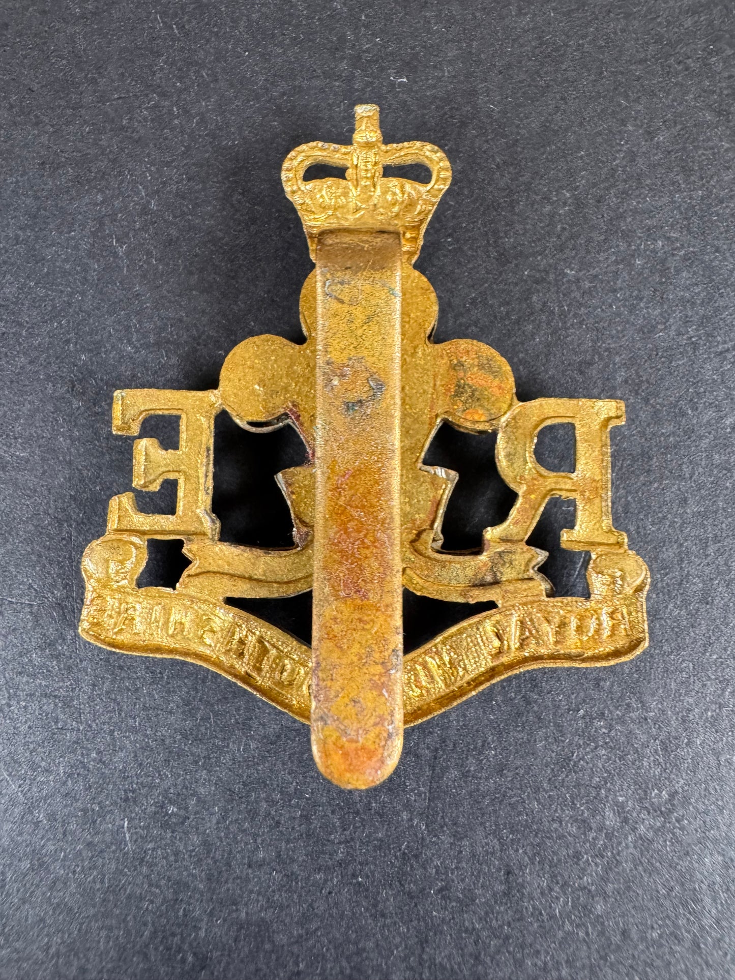 Photo 2 of After WW2 British Army Royal Monmouthshire Militia Cap Badge - collectible militaria item