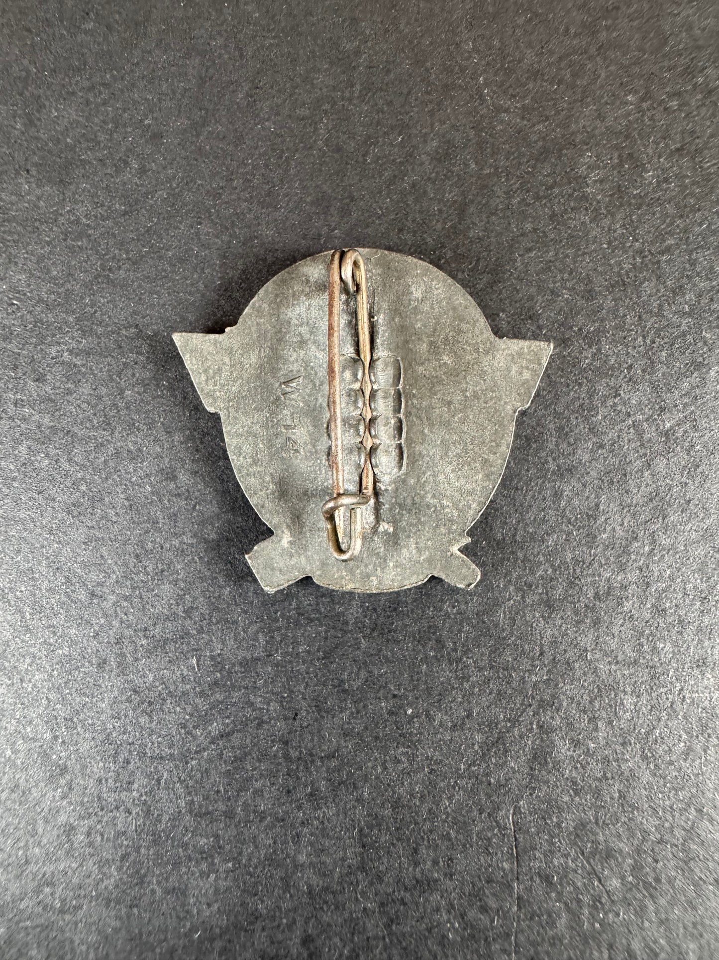 Photo 3 of WW2 German 1942 Police Donation Tinnie Badge - collectible militaria item