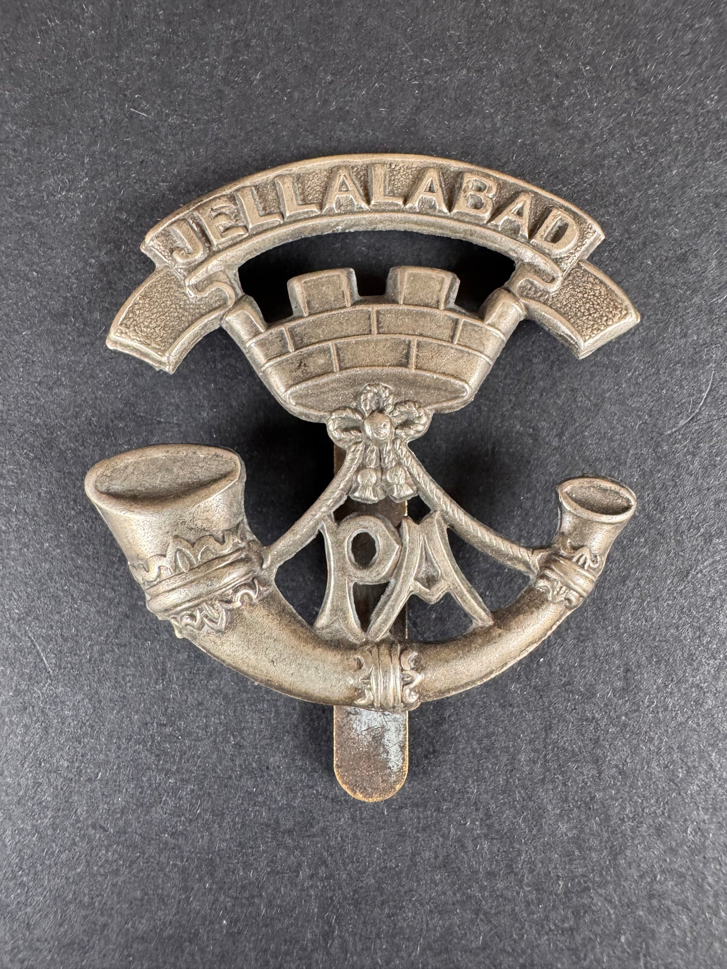 Photo 1 of WW1 British Army Somerset Light Infantry Cap Badge - collectible militaria item