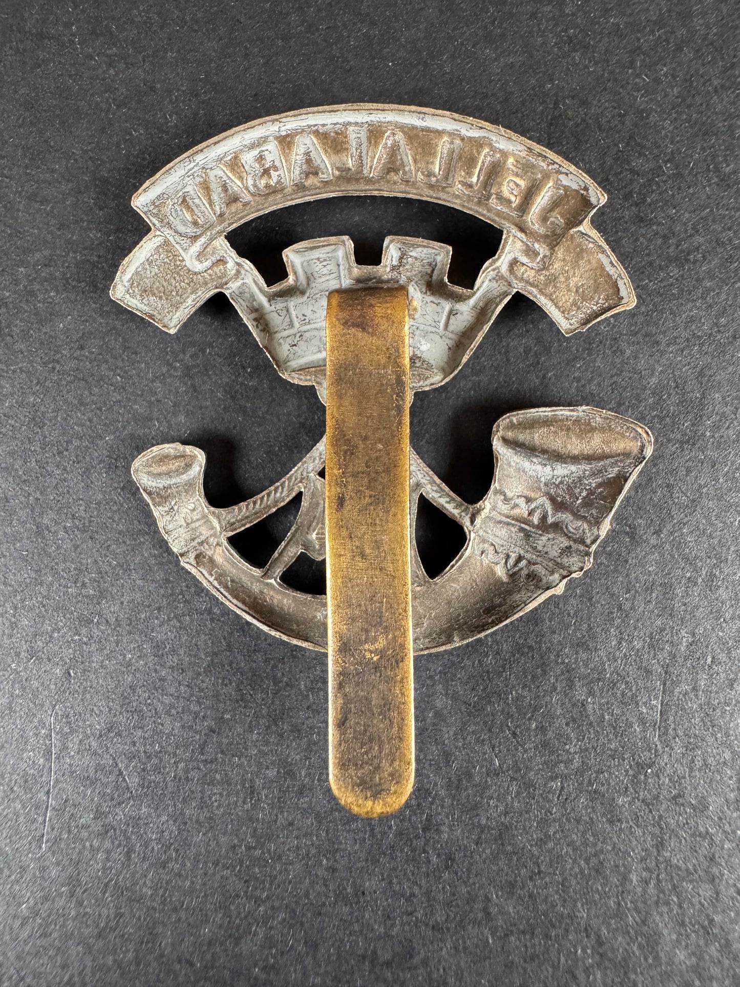 Photo 2 of WW1 British Army Somerset Light Infantry Cap Badge - collectible militaria item