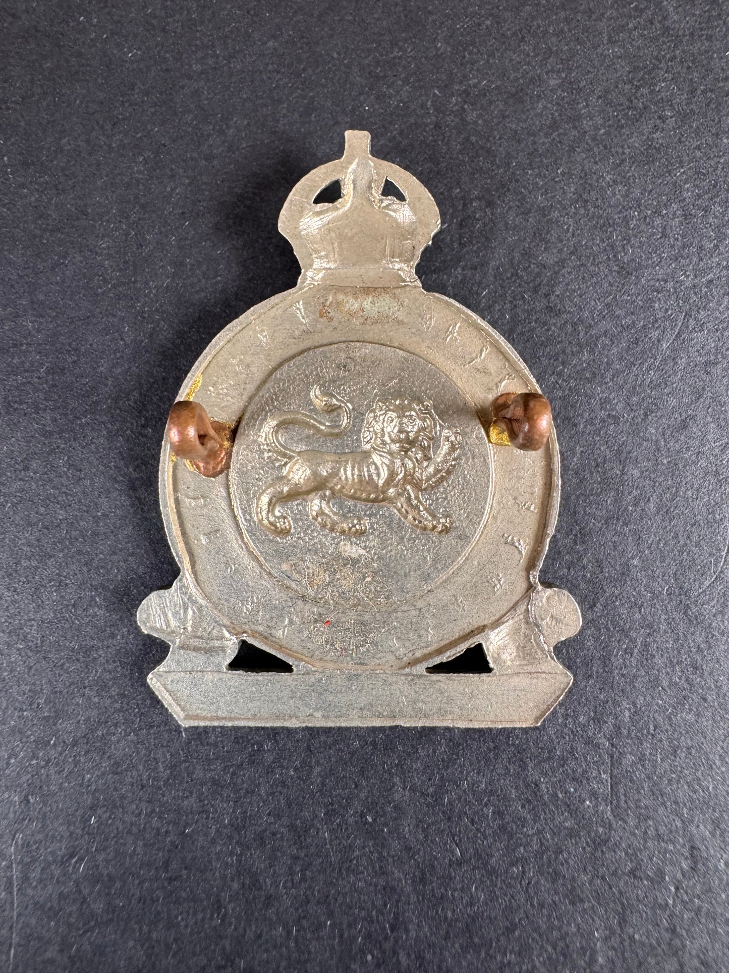 Photo 2 of Surrey Special Constabulary Police Cap Badge - collectible militaria item