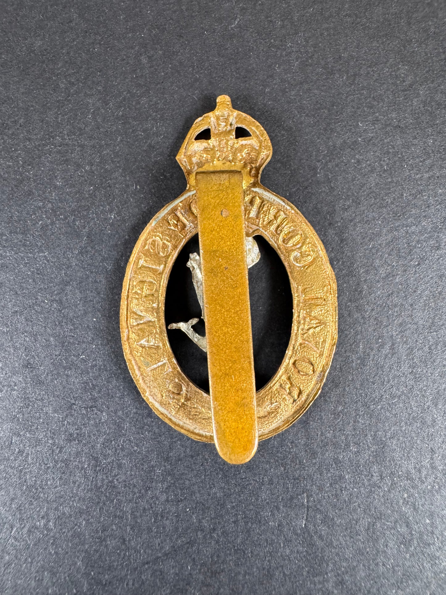 Photo 2 of WW2 British Army Royal Corps of Signals Cap Badge - collectible militaria item