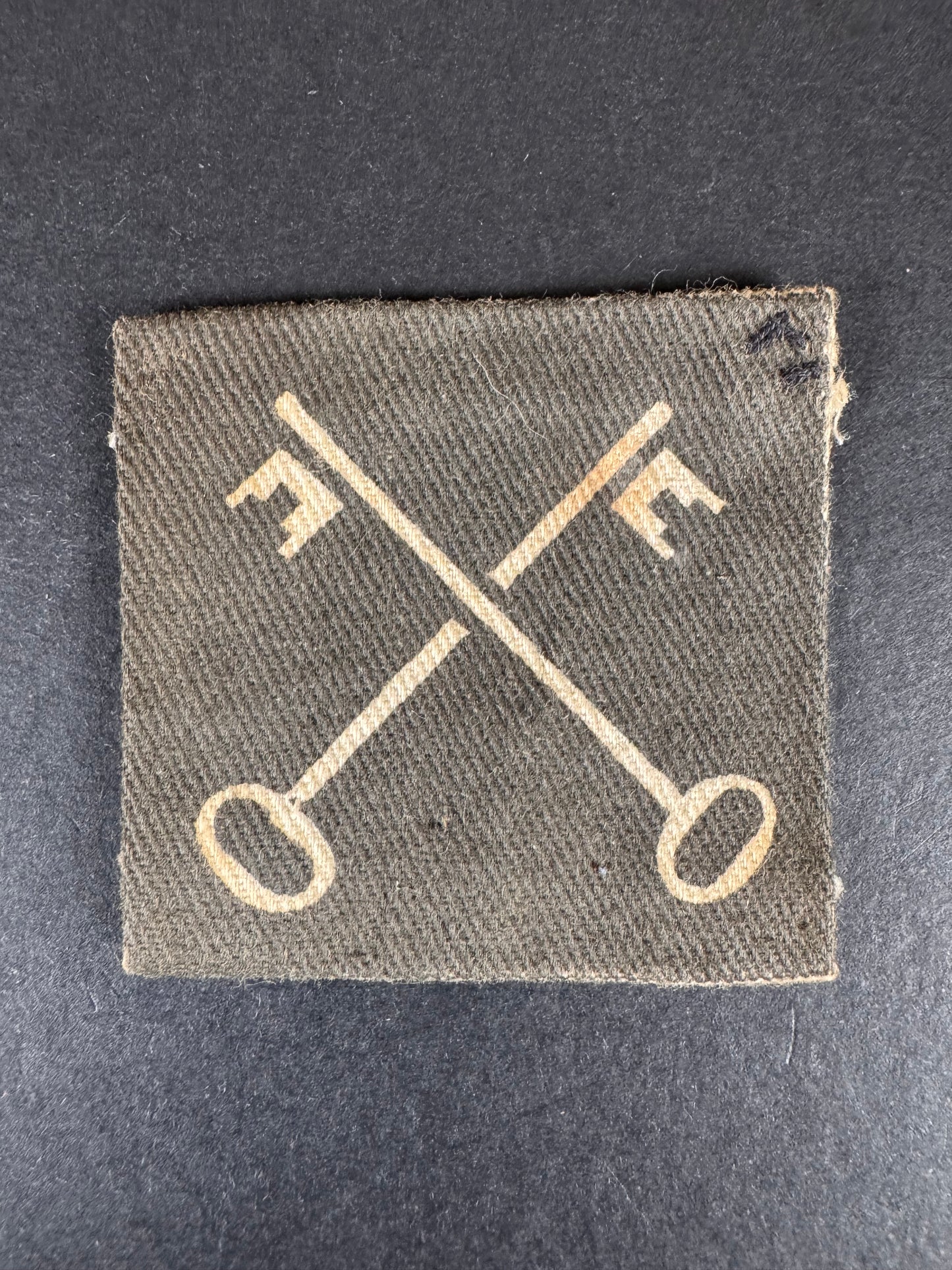 Photo 1 of WW2 British Royal Army 2nd Infantry Division Printed Formation Sign - collectible militaria item