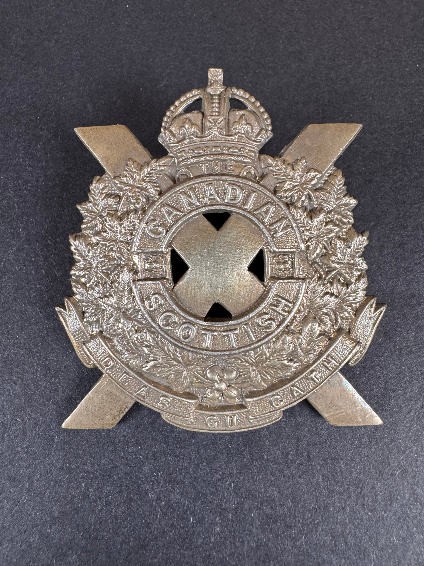 Photo 1 of WW2 Canadian Scottish Regiment Cap Badge - collectible militaria item