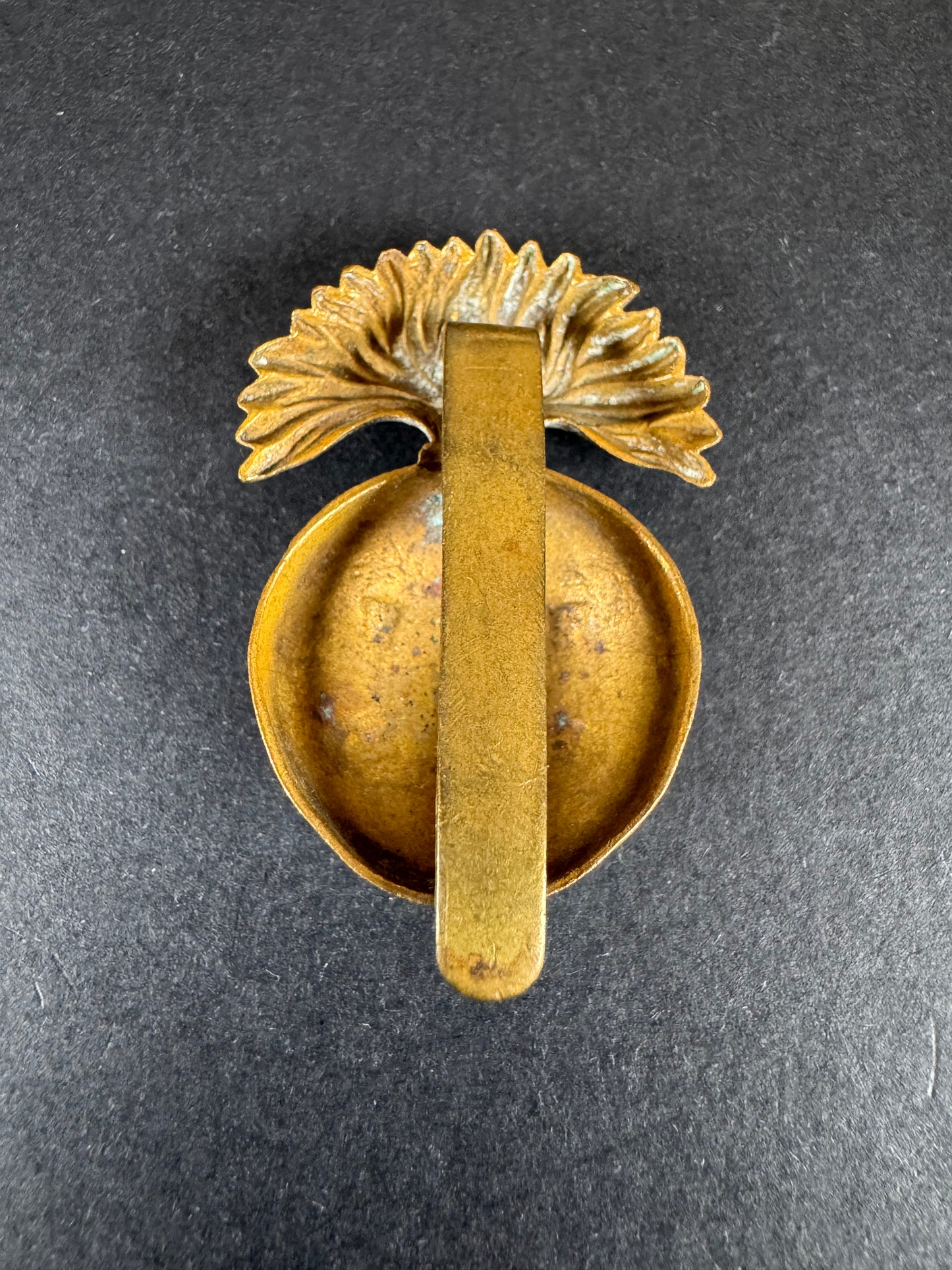 Photo 2 of WW2 British Army Royal Inniskilling Fusiliers Irish Regiment Cap Badge - collectible militaria item