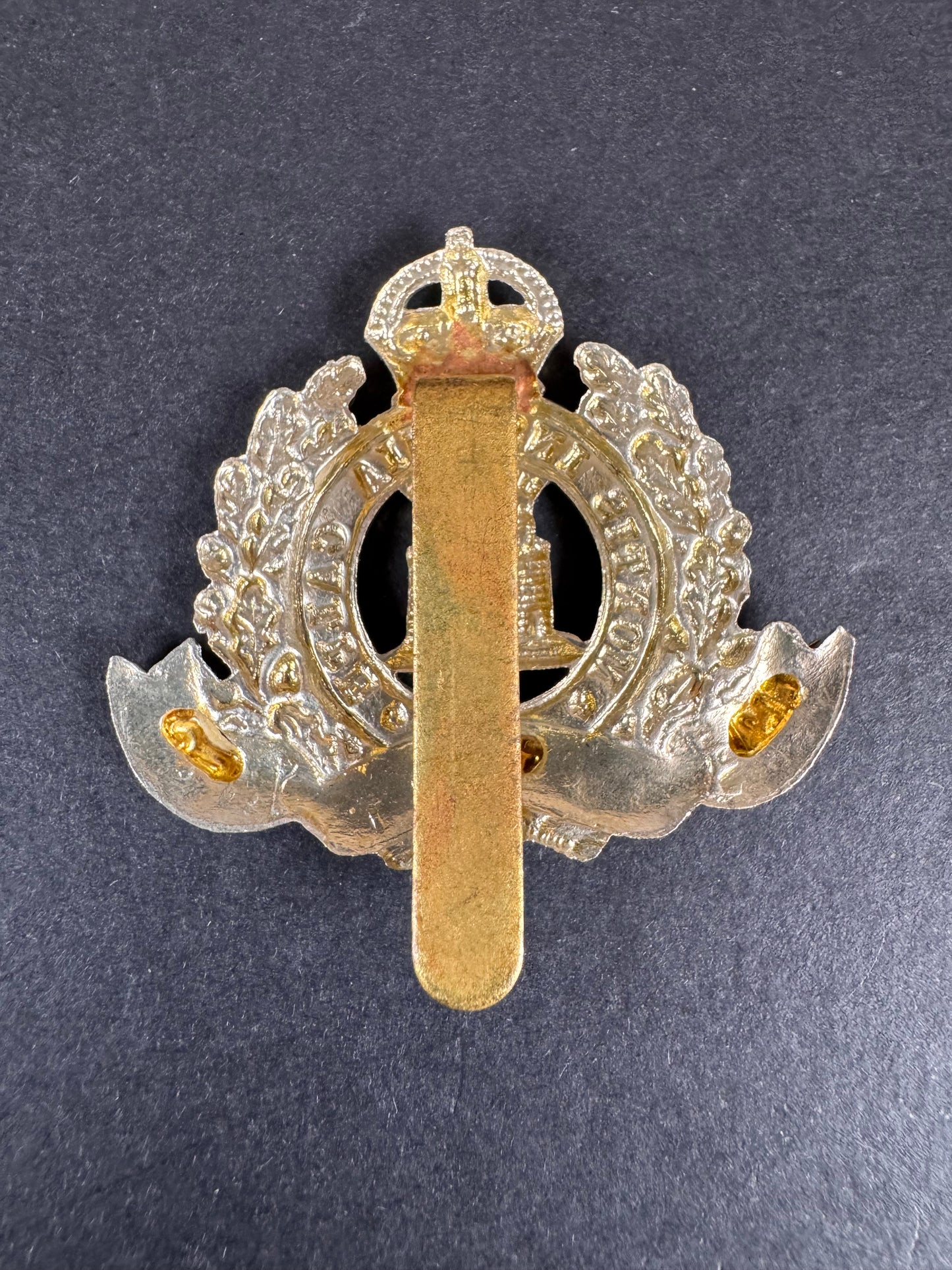Photo 2 of WW1 British Army Suffolk Regiment Cap Badge - collectible militaria item