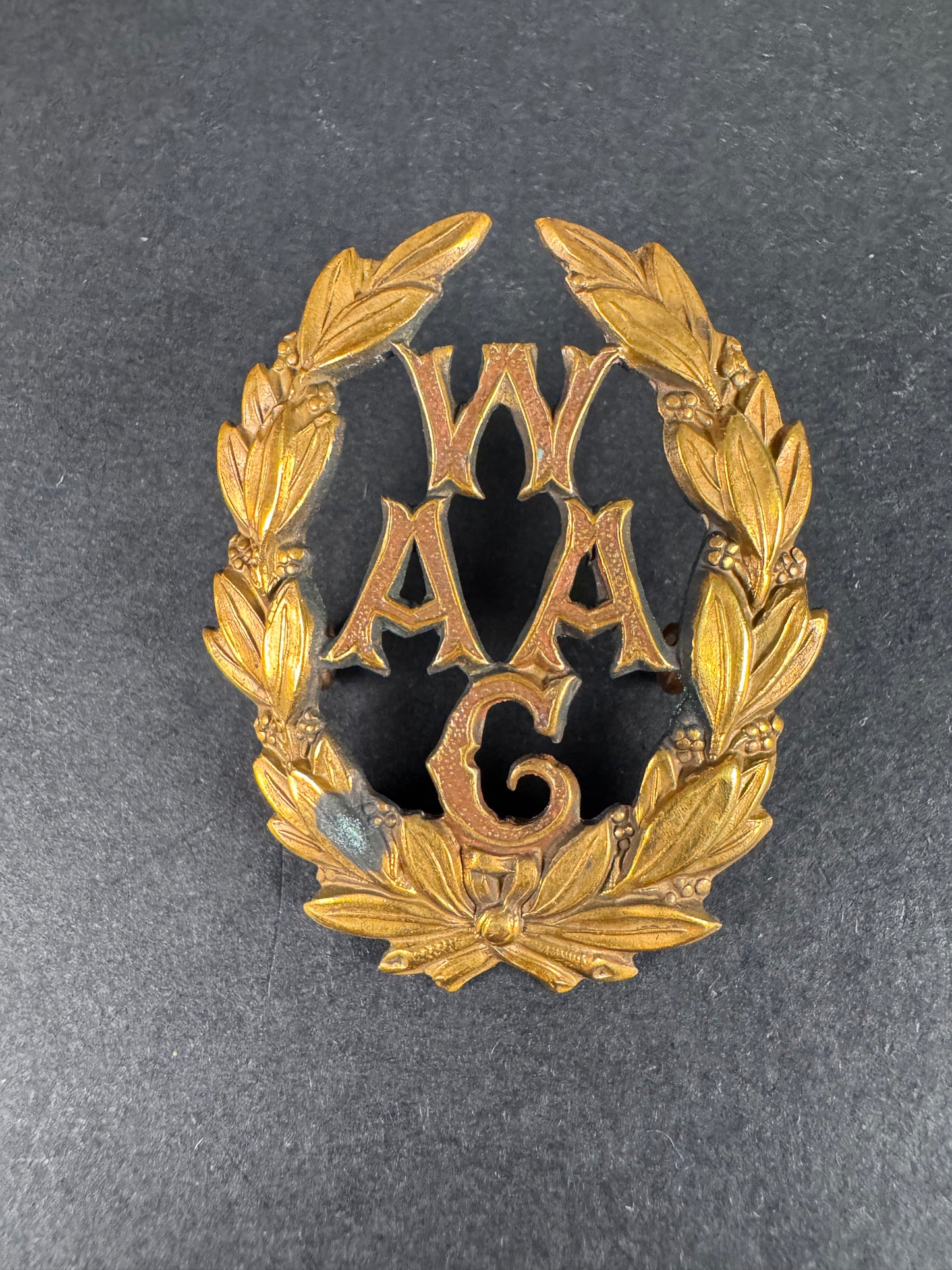 Photo 1 of WW1 British Women's Army Auxiliary Corps Cap Badge WAAC - collectible militaria item
