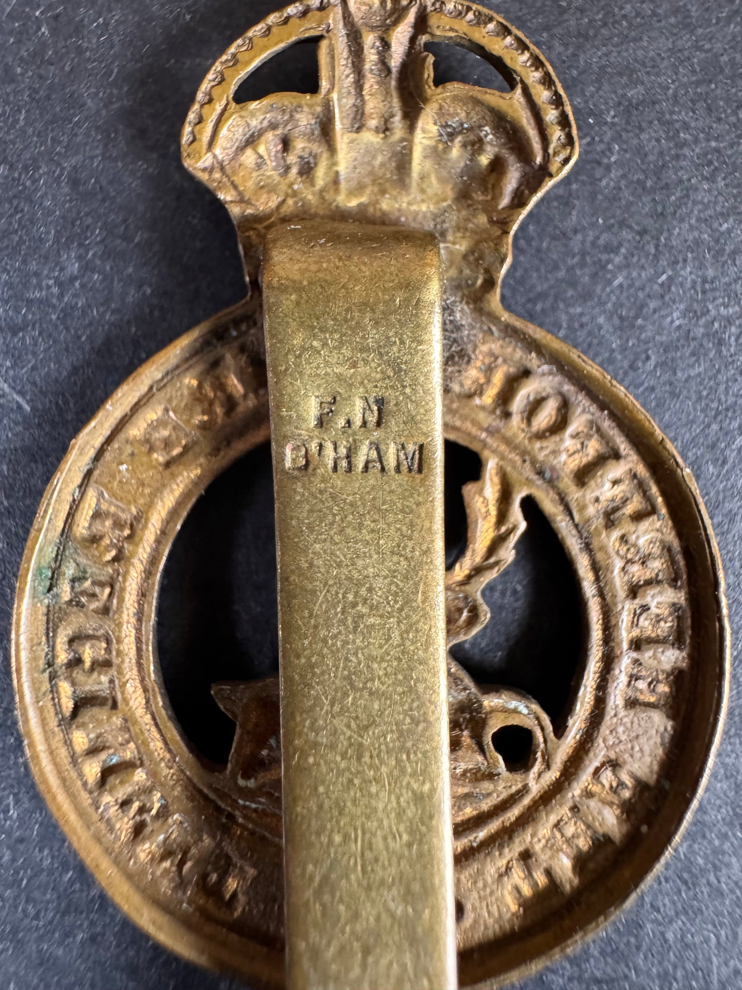 Photo 3 of WW1 British Army Hertfordshire Regiment Cap Badge FN - collectible militaria item