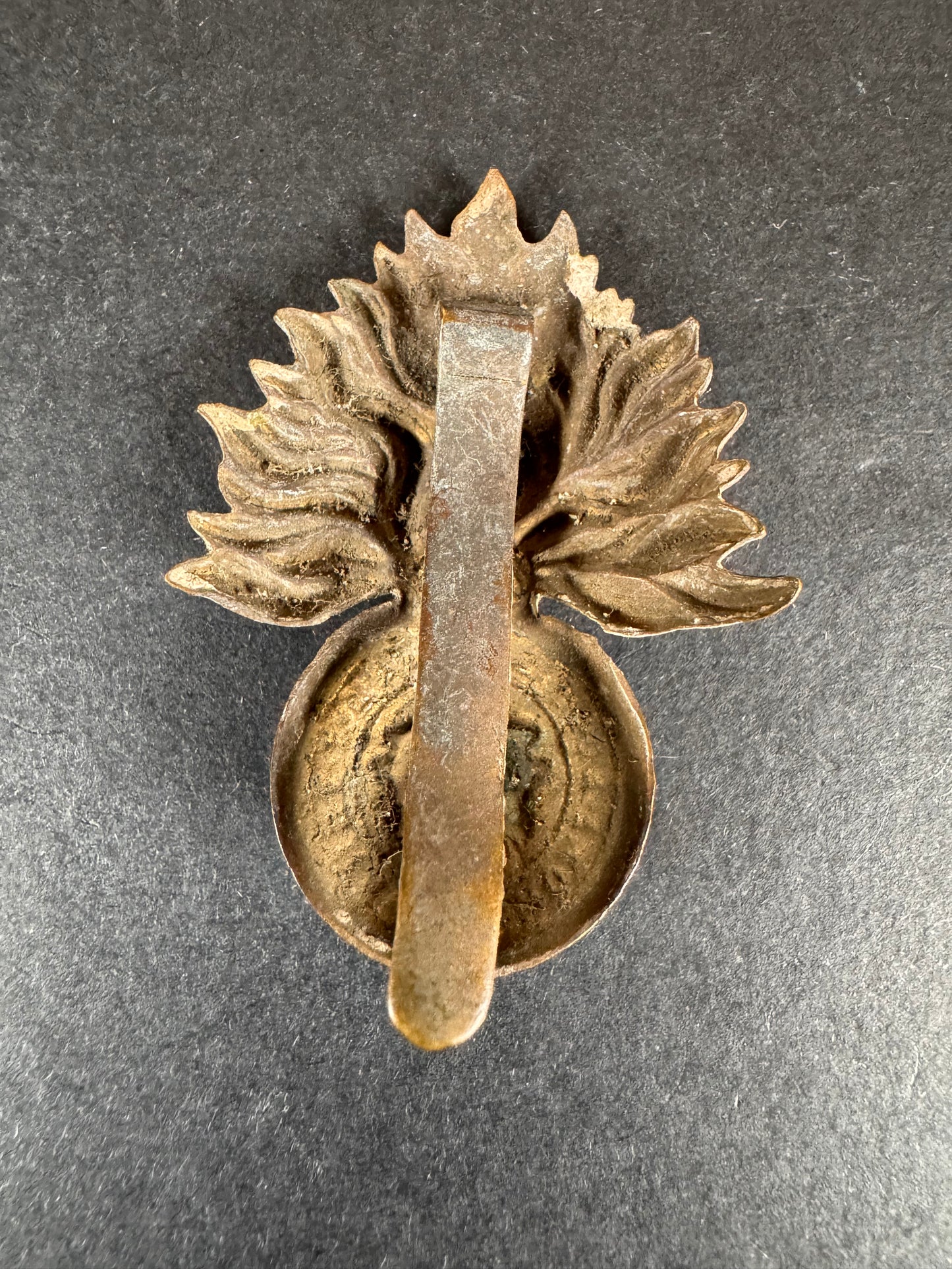Photo 2 of WW1 British Army Royal Fusiliers Cap Badge - collectible militaria item