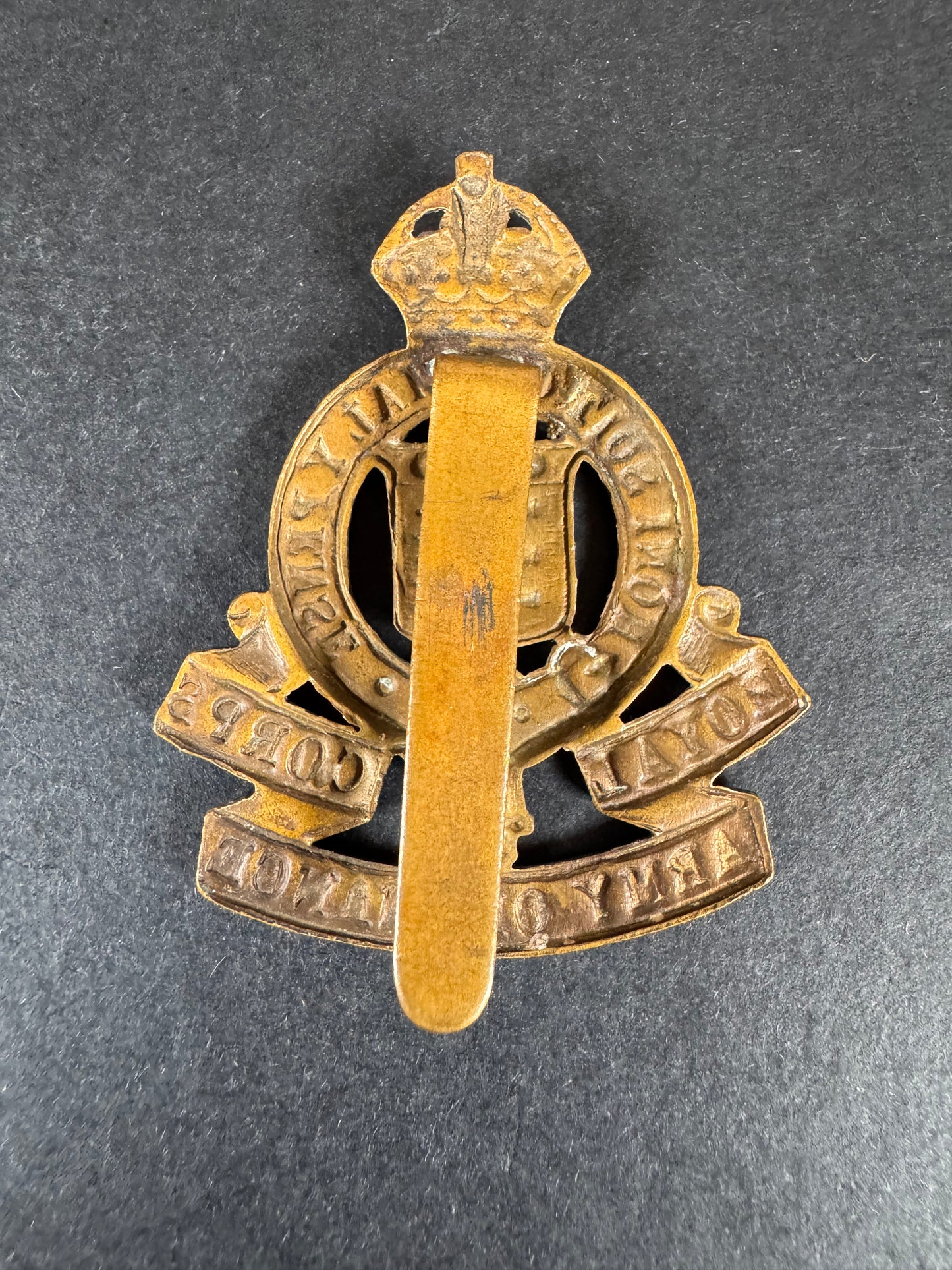 Photo 2 of WW2 British Royal Army Ordnance Corps Cap Badge RAOC - collectible militaria item