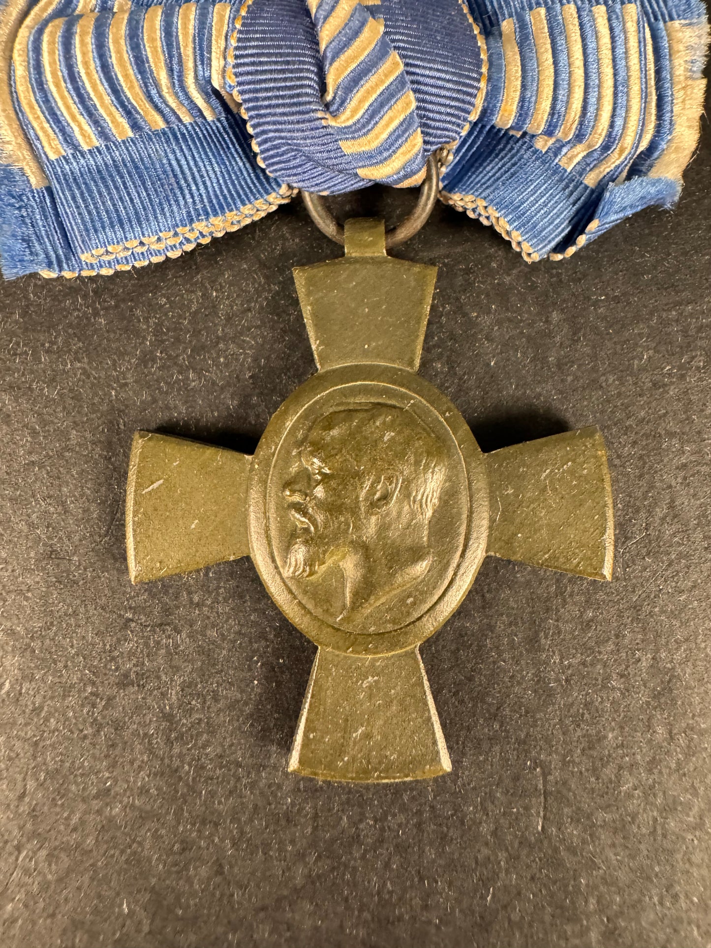 Photo 2 of WW1 German Empire Bavarian King Ludwig III Cross for Women - collectible militaria item