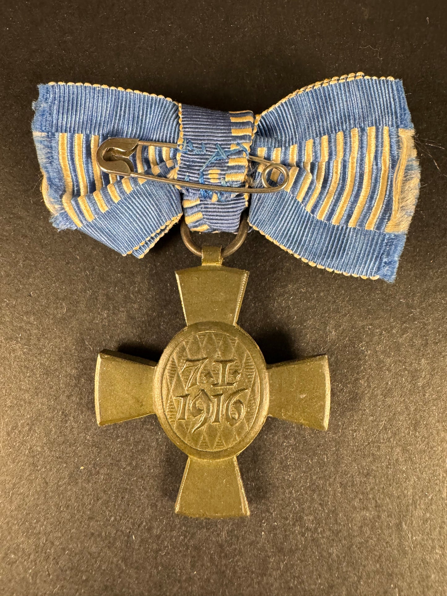 Photo 3 of WW1 German Empire Bavarian King Ludwig III Cross for Women - collectible militaria item
