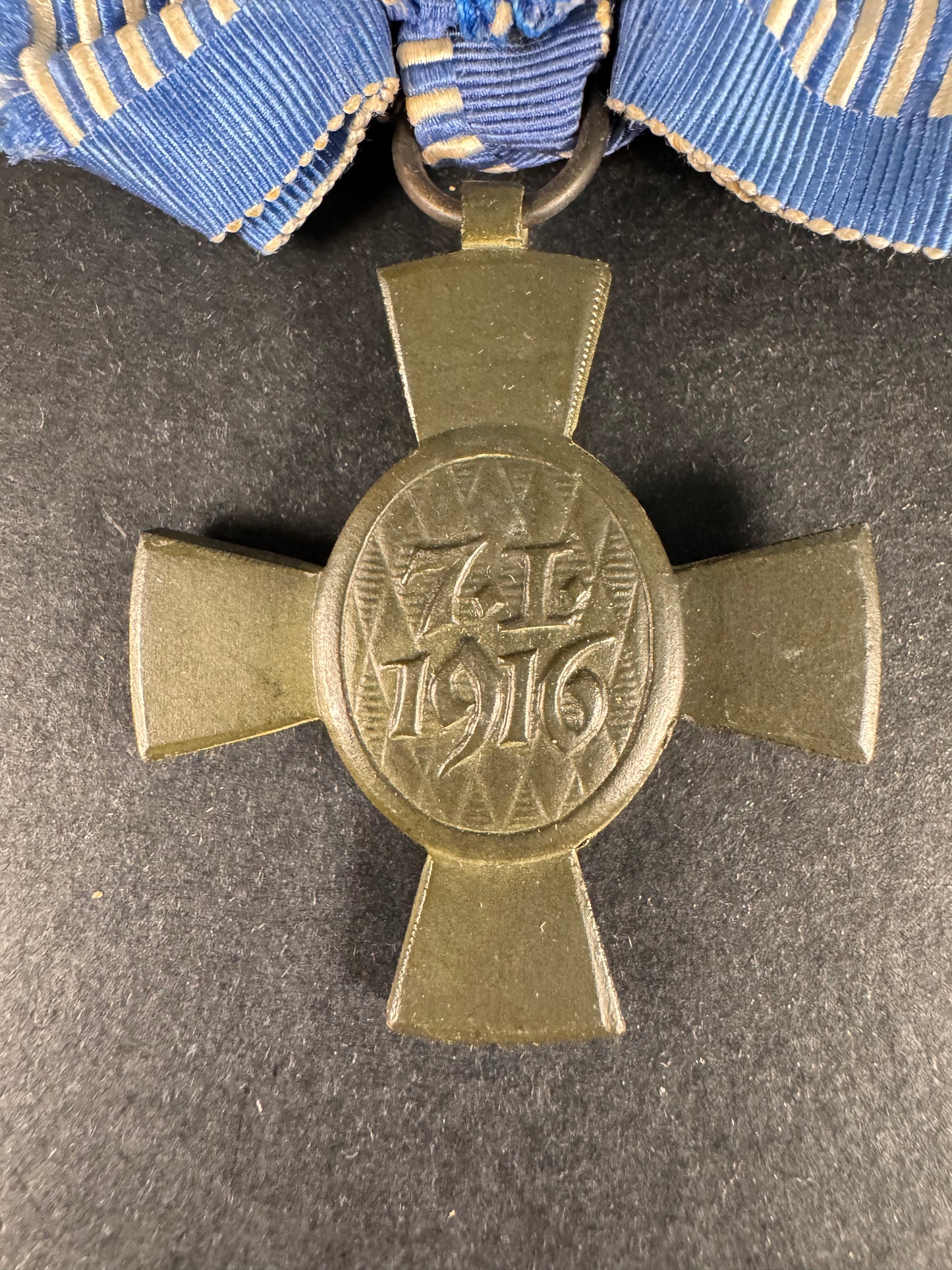 Photo 4 of WW1 German Empire Bavarian King Ludwig III Cross for Women - collectible militaria item
