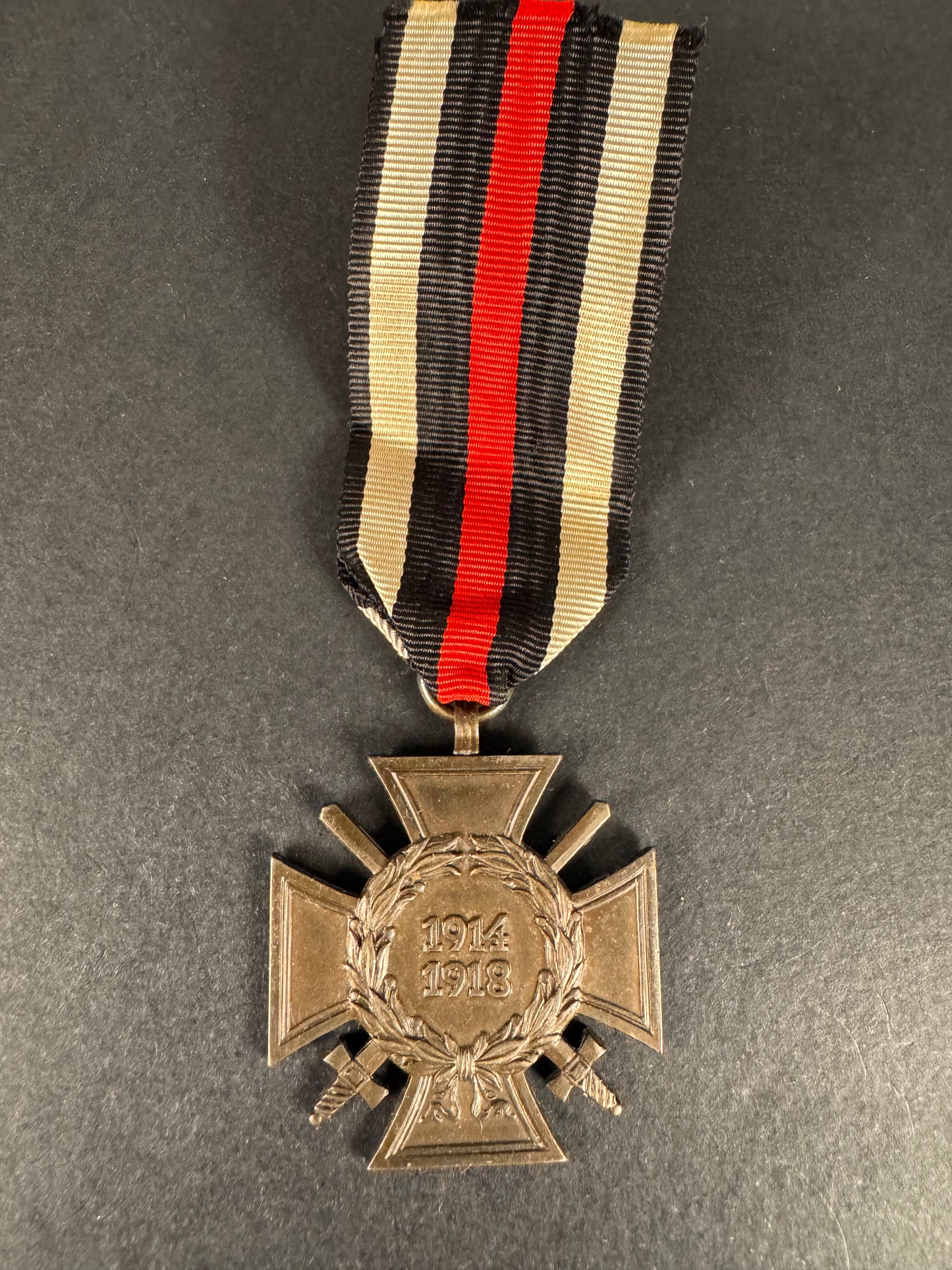 Photo 1 of WW2 German Honour Cross of the World War 1914 - 1918 Medal Maker Mark 01 - collectible militaria item