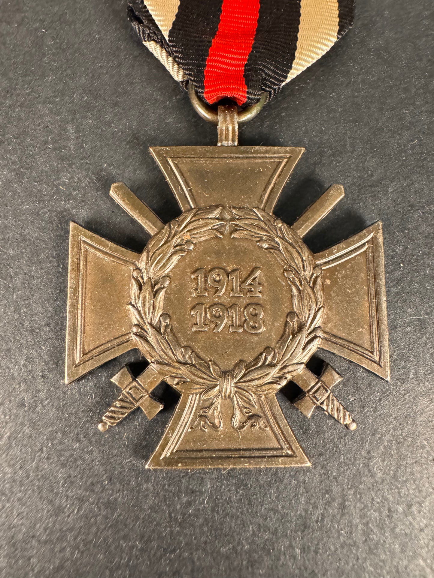 Photo 2 of WW2 German Honour Cross of the World War 1914 - 1918 Medal Maker Mark 01 - collectible militaria item