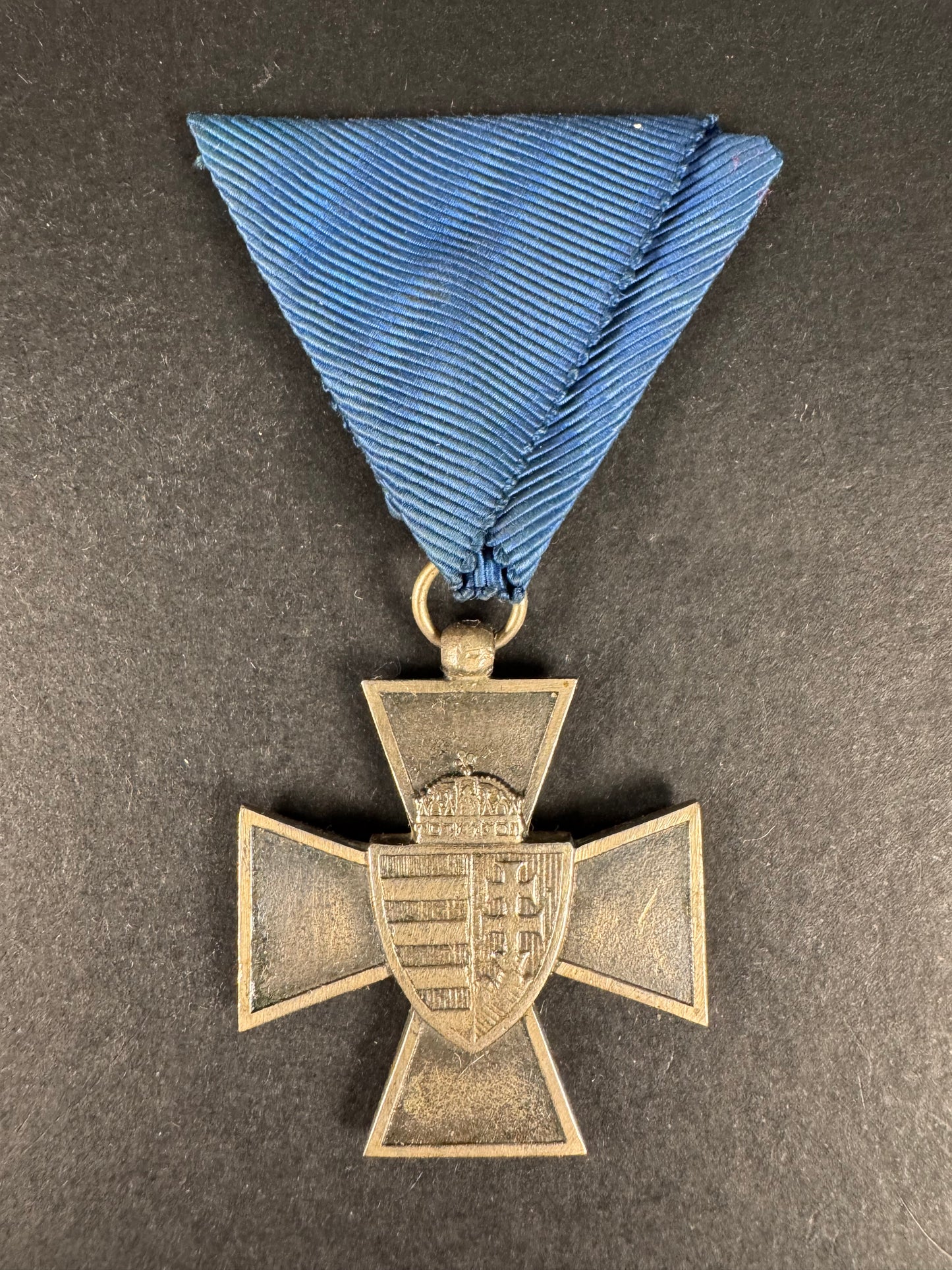 Photo 1 of WW2 Hungarian National Defense Cross 1940 Medal - collectible militaria item