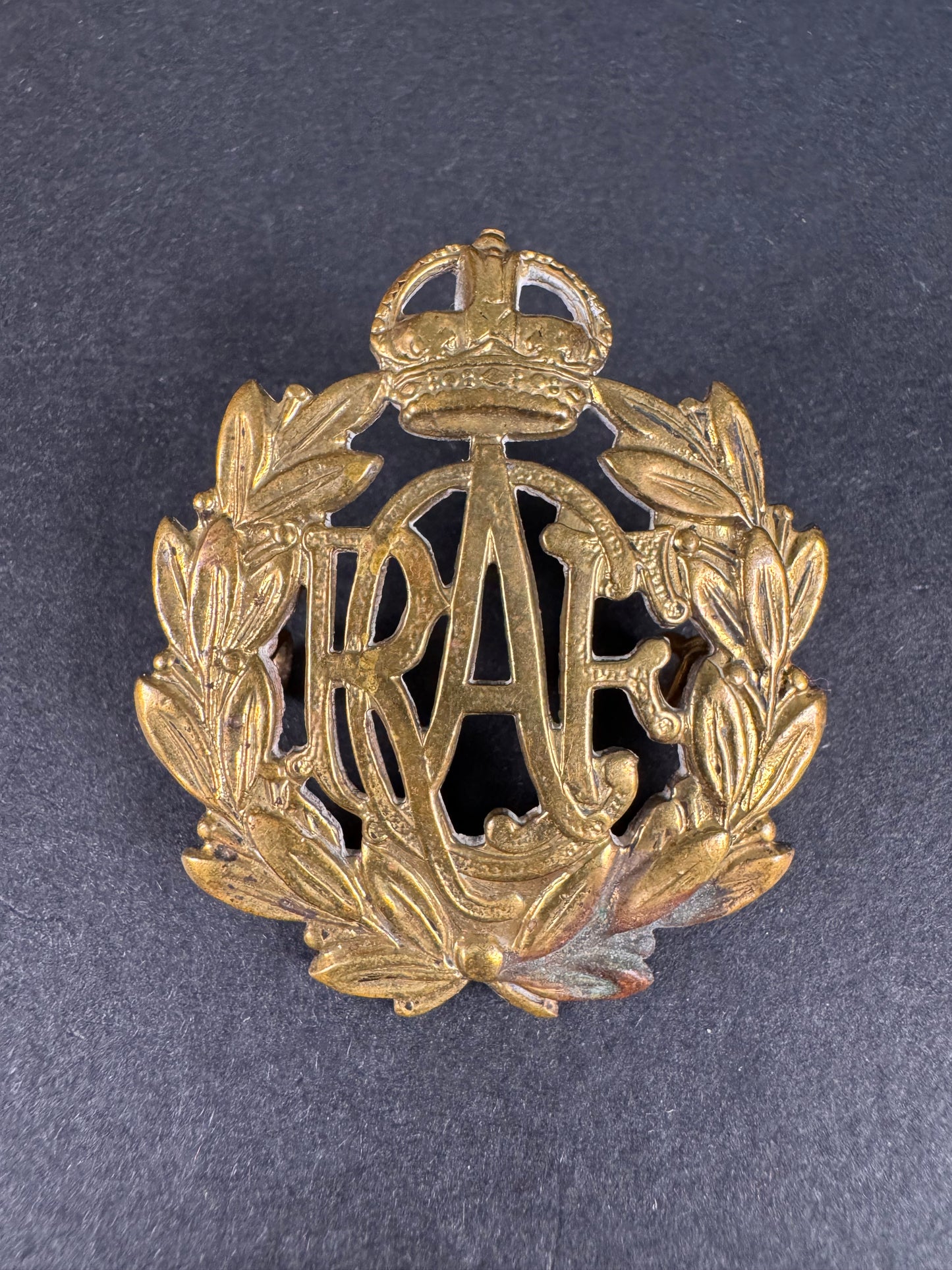 WW2 Royal Canadian Air Force Cap Badge RCAF