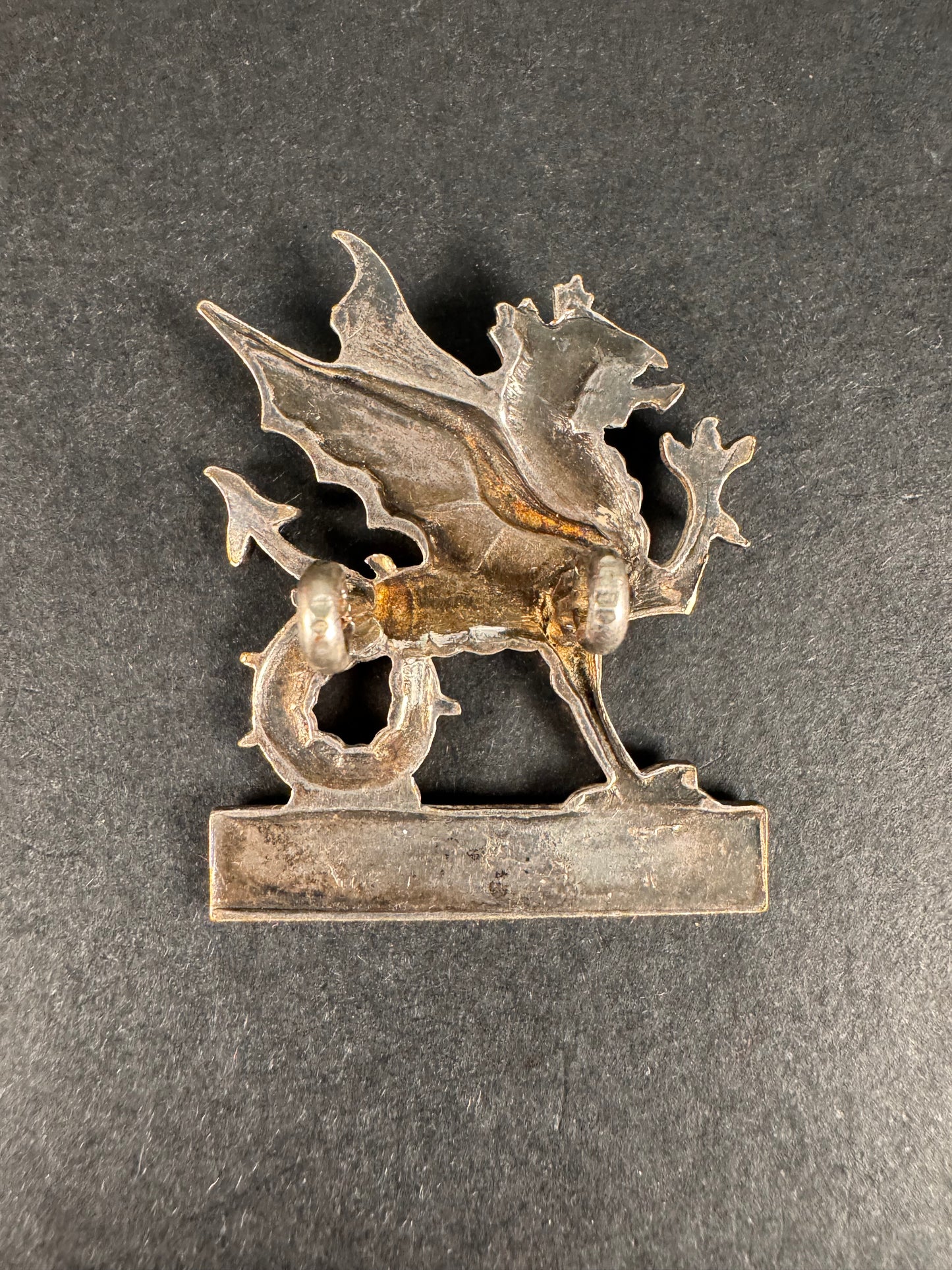 Photo 2 of After WW2 British Army Wessex Regiment Officer's Cap Badge - collectible militaria item